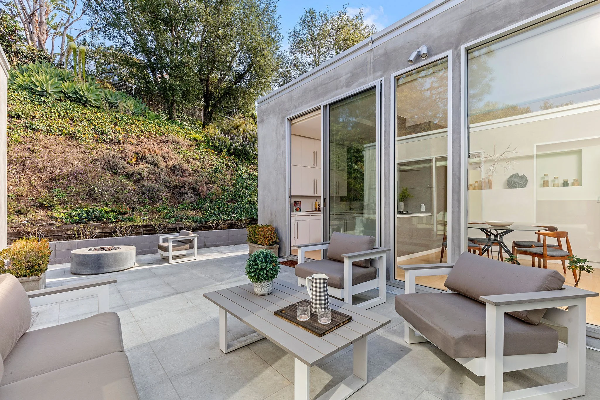 05-kenter396n-patio3.jpg