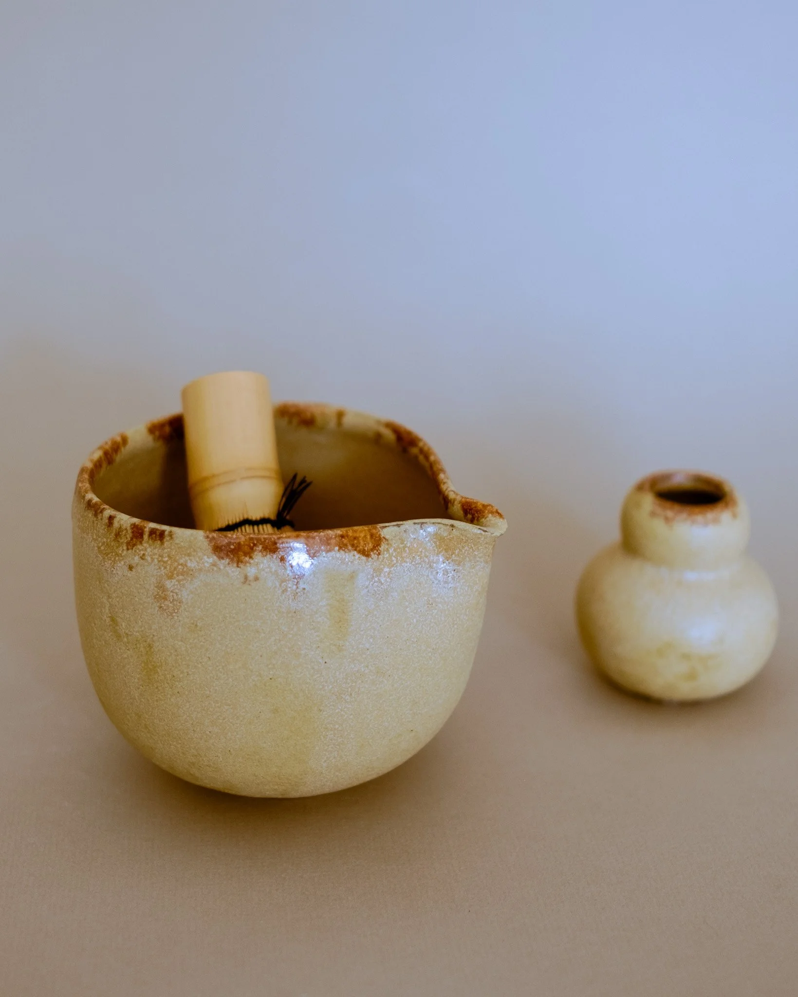 Soft Stone_ Spouted Bowl/Whisk Holder Set _ 6