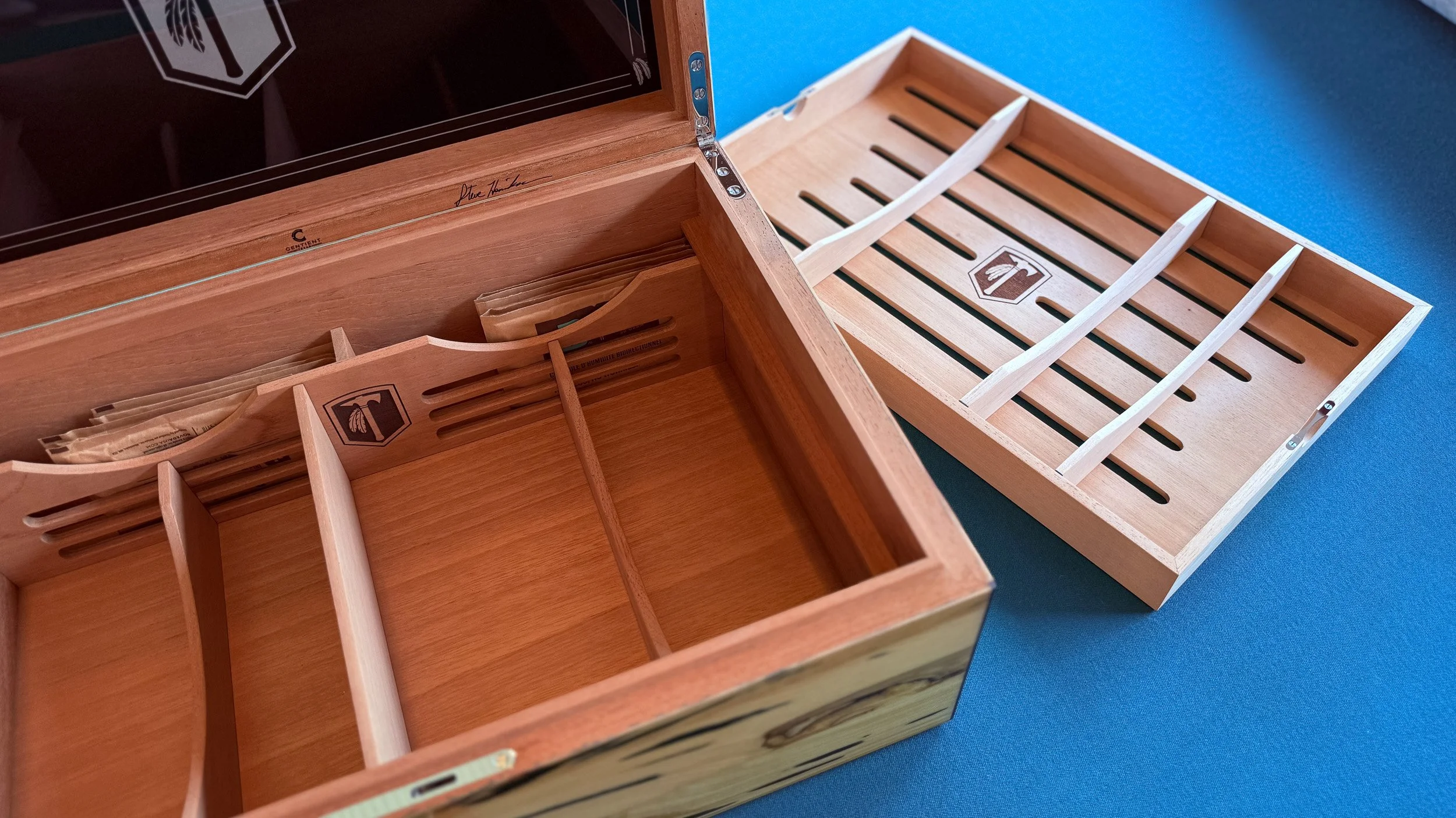 centient-luxury-pecky-cypress-humidor-lifestyle.jpg