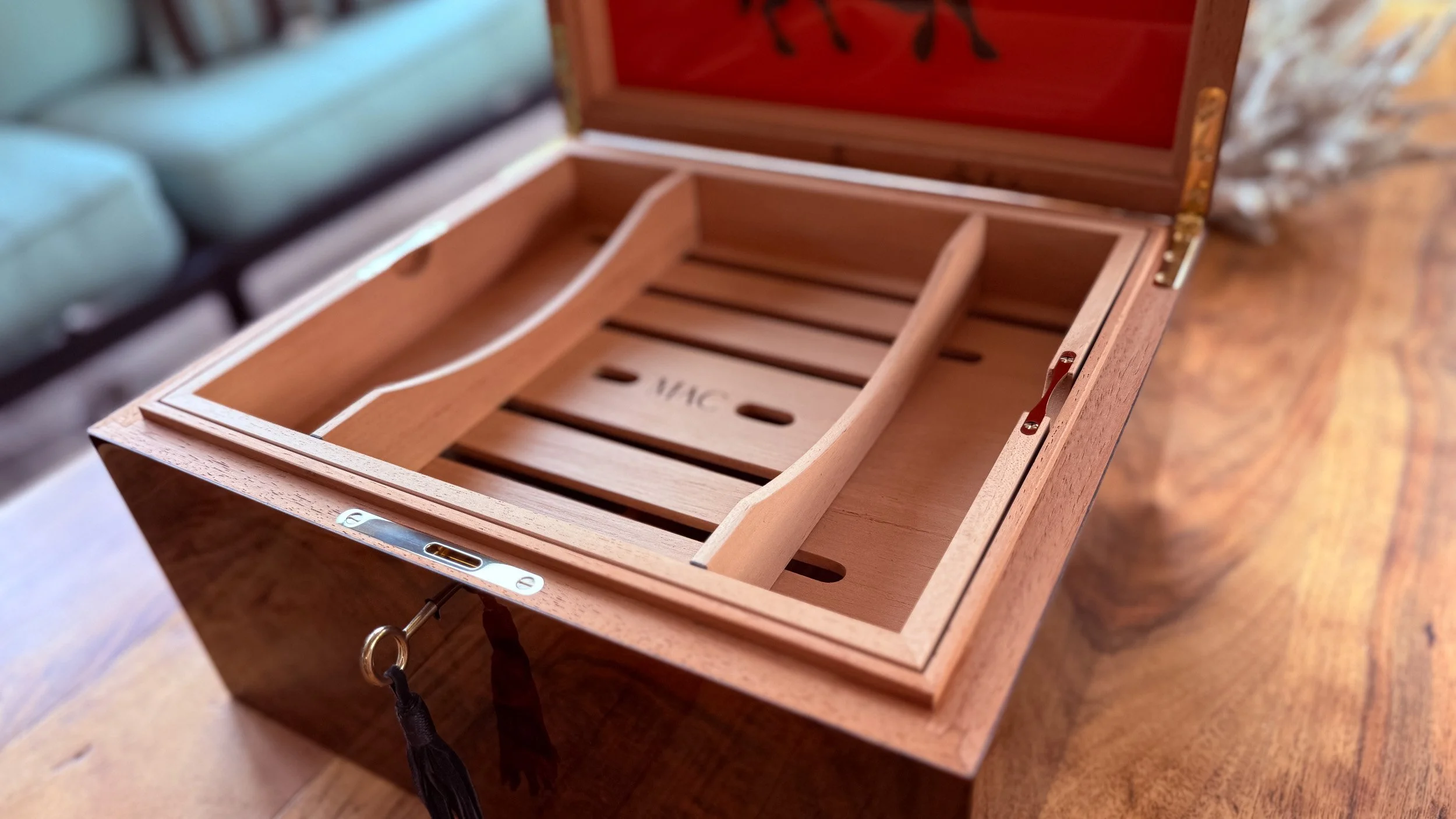 centient-luxury-walnut-burl-humidor-lifestyle-open-lid.jpg