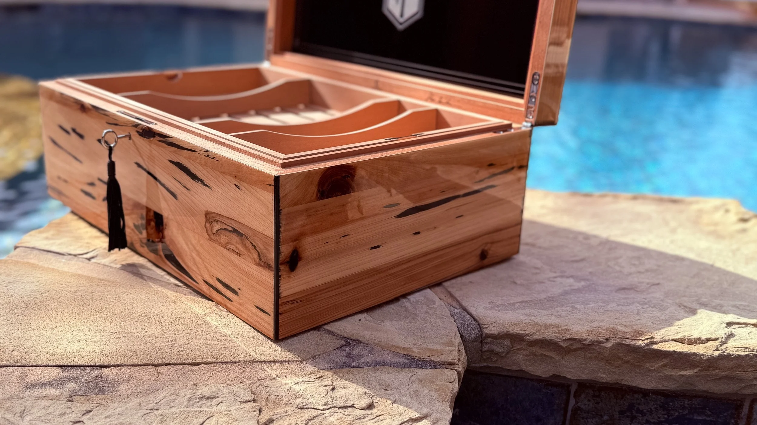 centient-luxury-pecky-cypress-humidor-open-interior.jpg