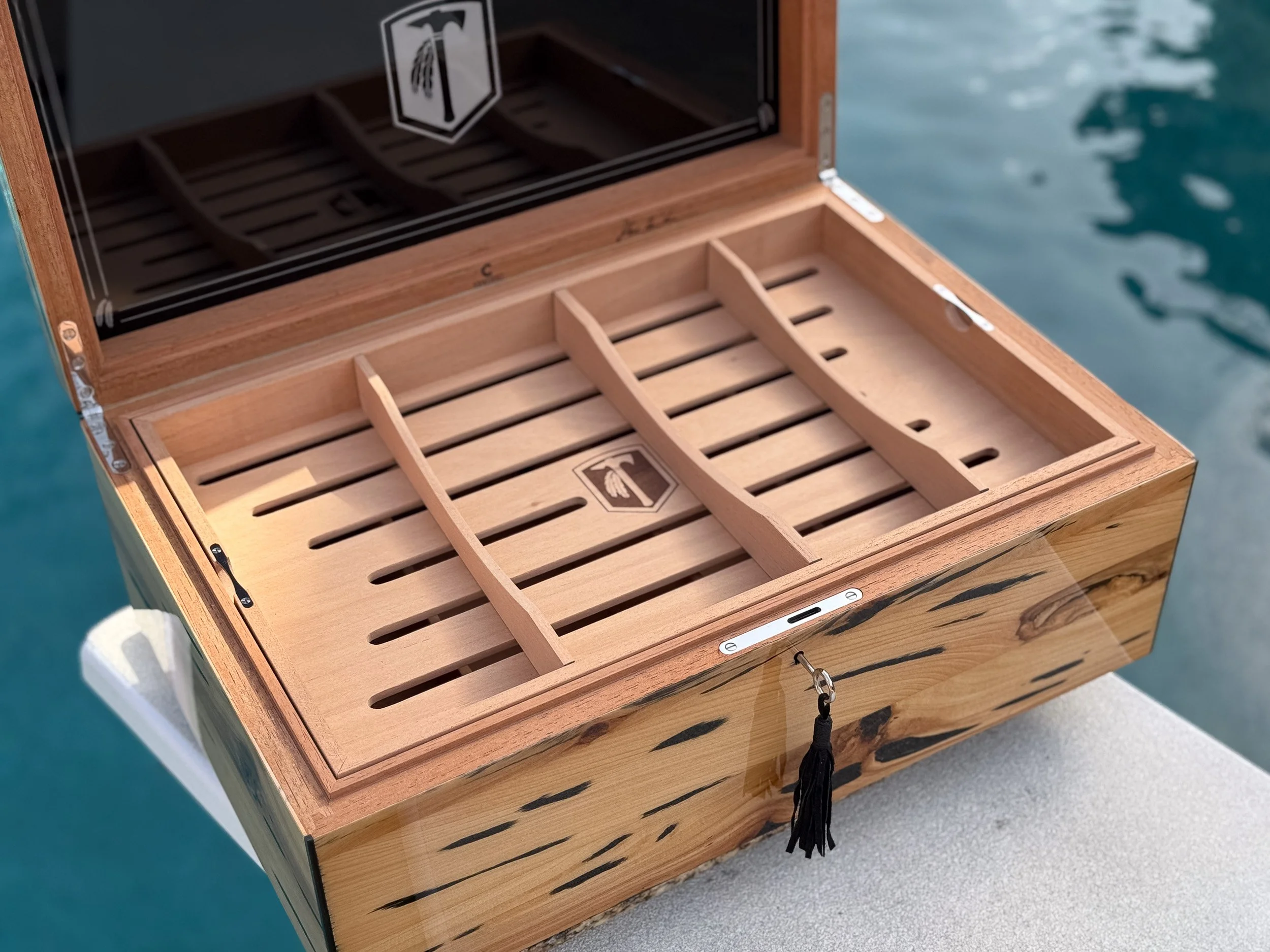 centient-luxury-pecky-cypress-humidor-top-angle.jpg