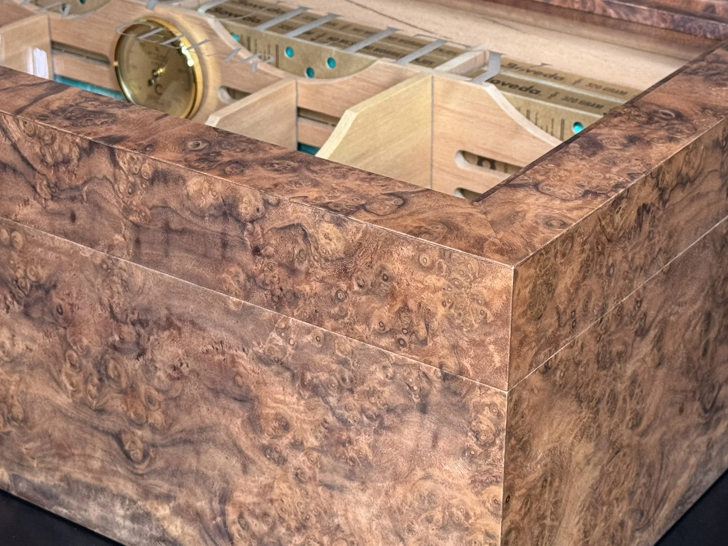 centient-luxury-walnut-burl-museum-glass-humidor-front-right.jpg