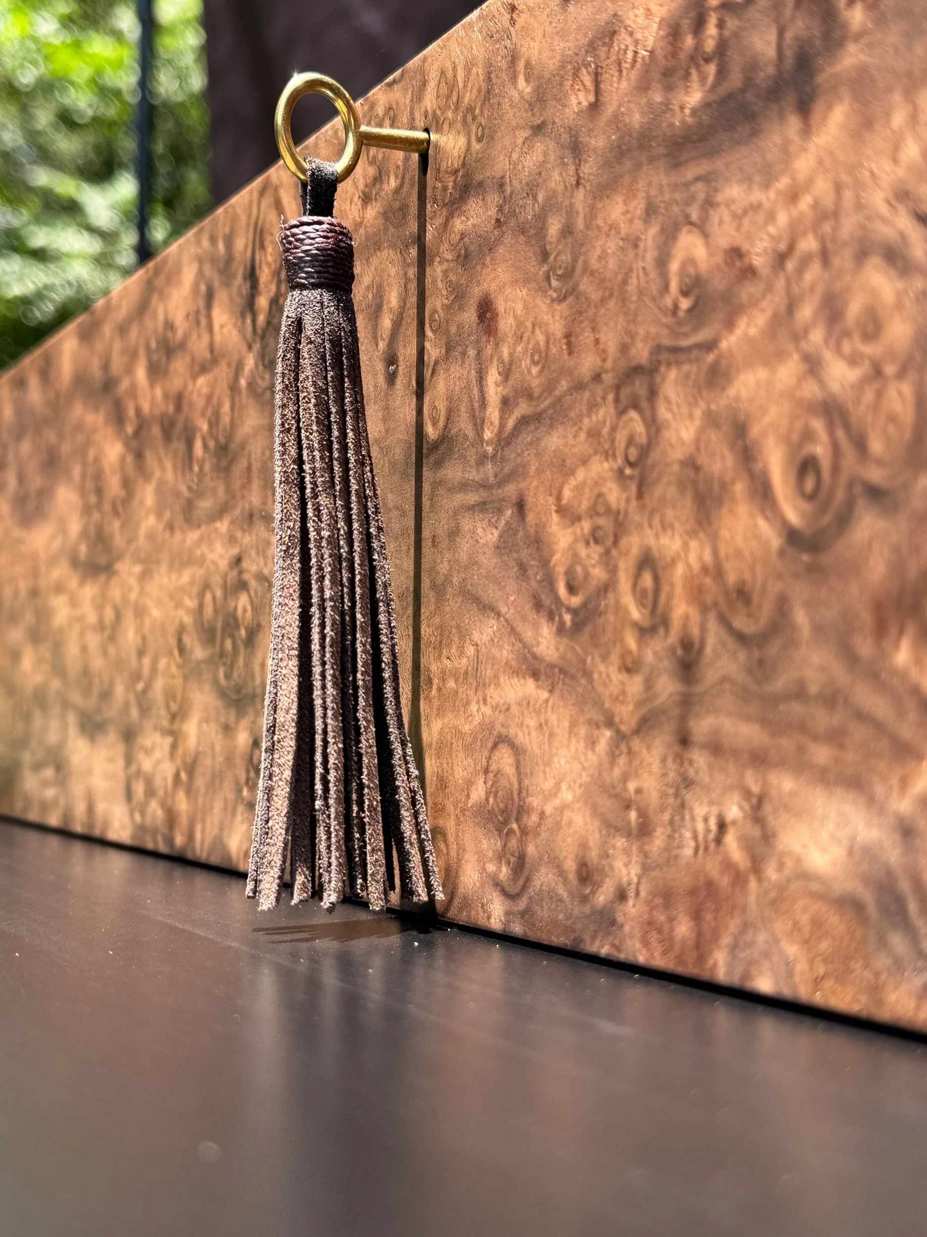 centient-luxury-walnut-burl-museum-glass-humidor-front-key-tassel.jpg