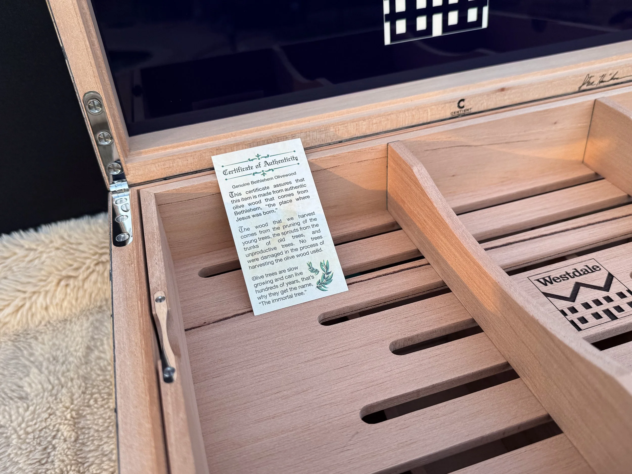 centient-luxury-bethlehem-olivewood-humidor-exterior-open-lid-custom-logo-authenticity.jpg