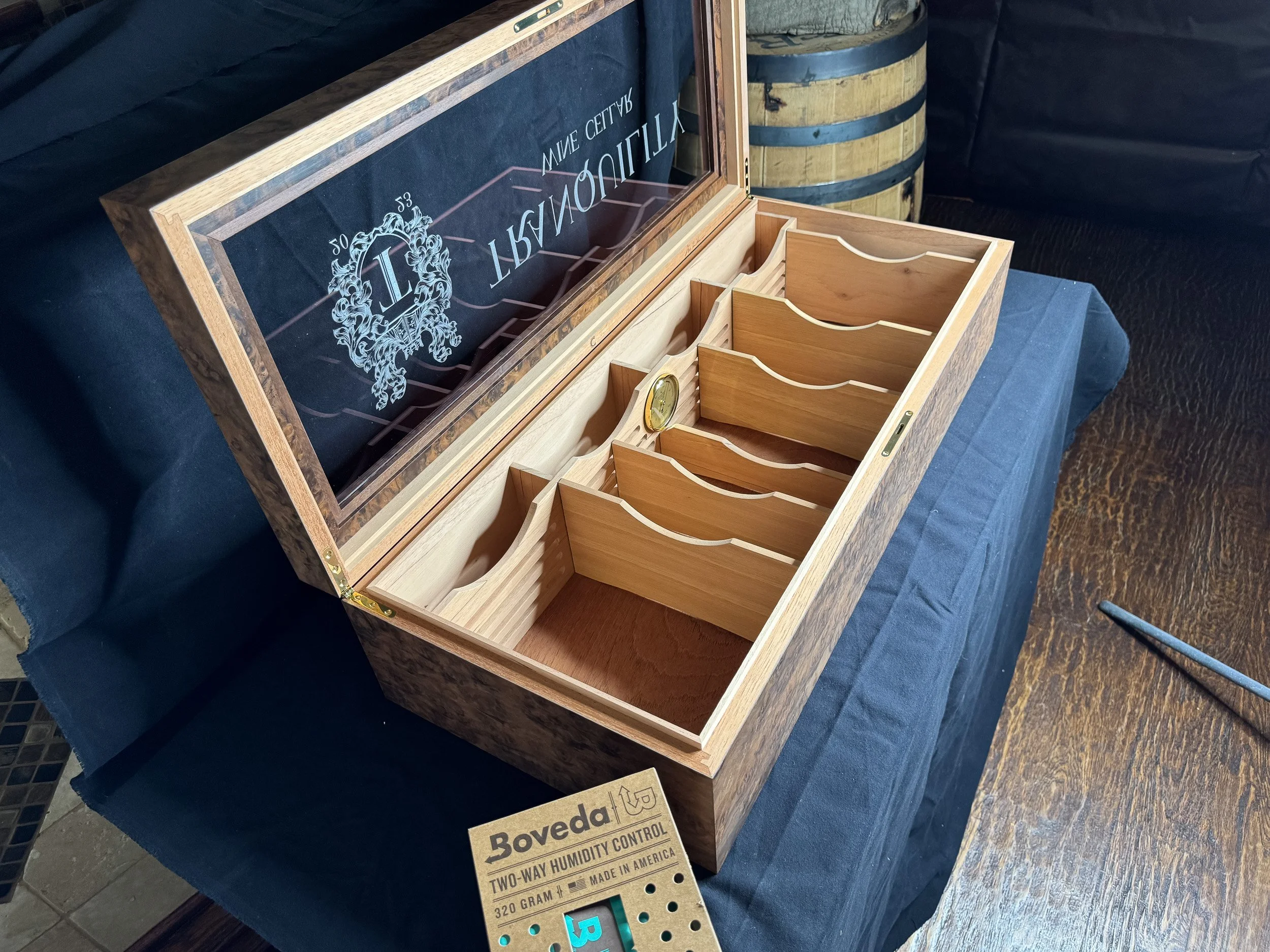 centient-luxury-walnut-burl-museum-glass-humidor-open-boveda.jpg