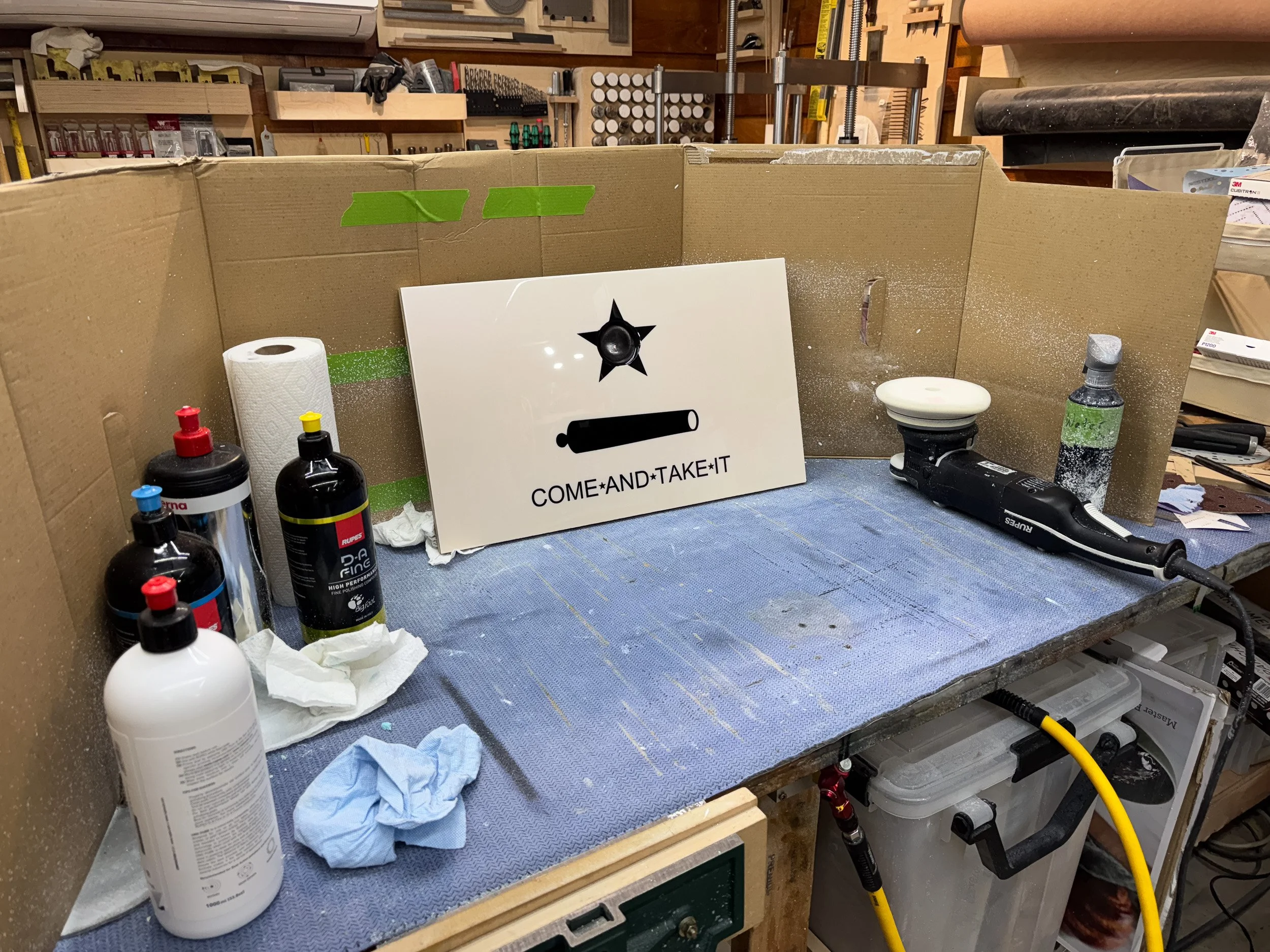 centient-luxury-texas-flag-humidor-inside-lid-with-polishing.jpg