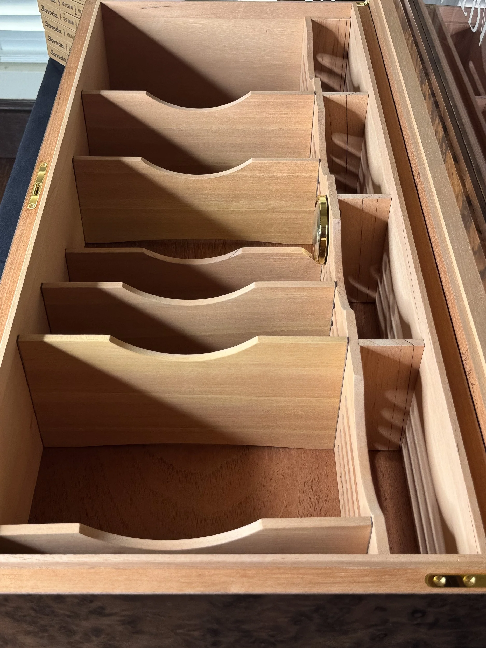 entient-luxury-walnut-burl-museum-glass-humidor-interior-spanish-cedar-dividers.jpg
