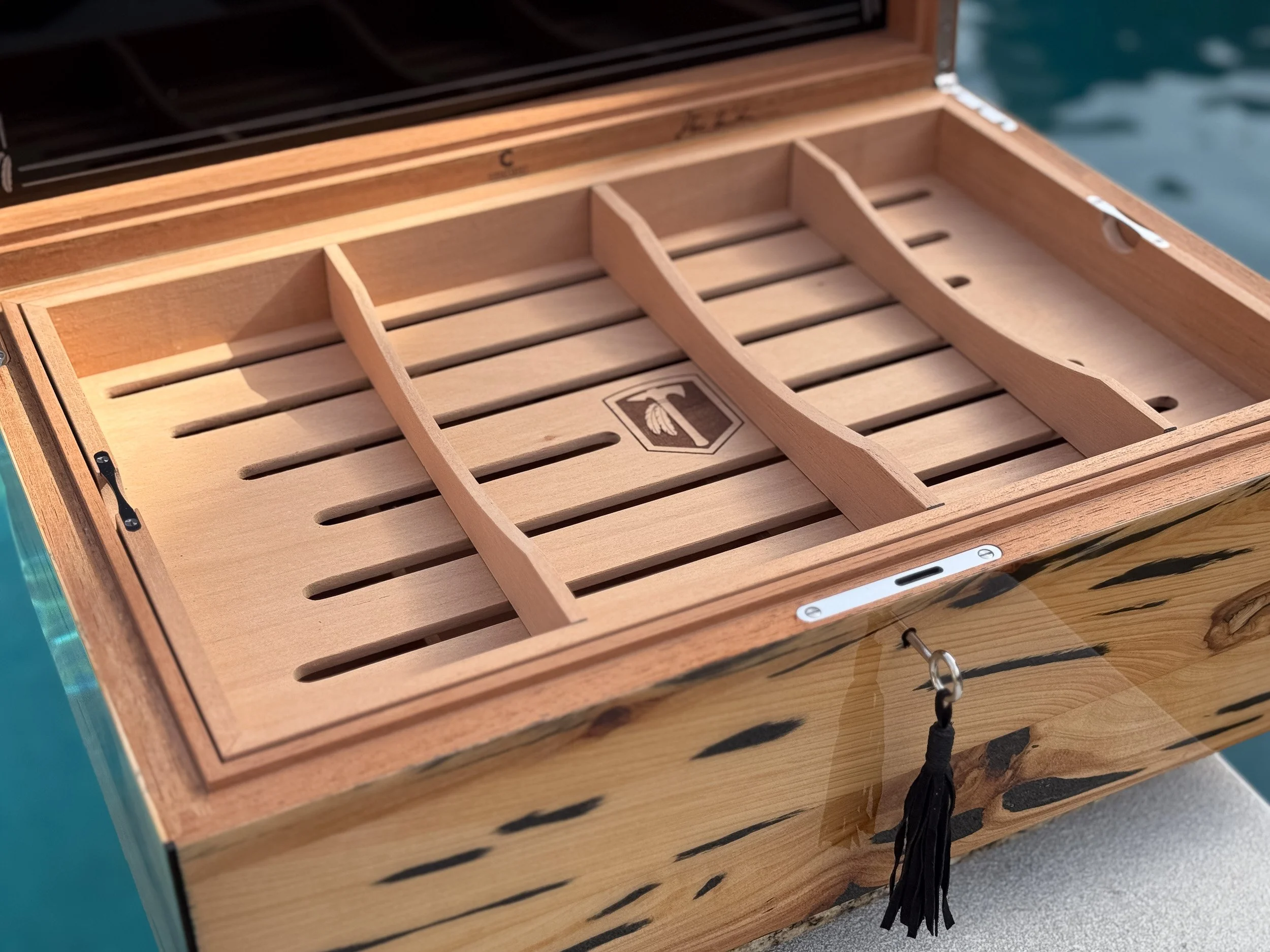 centient-luxury-pecky-cypress-humidor-tray.jpg