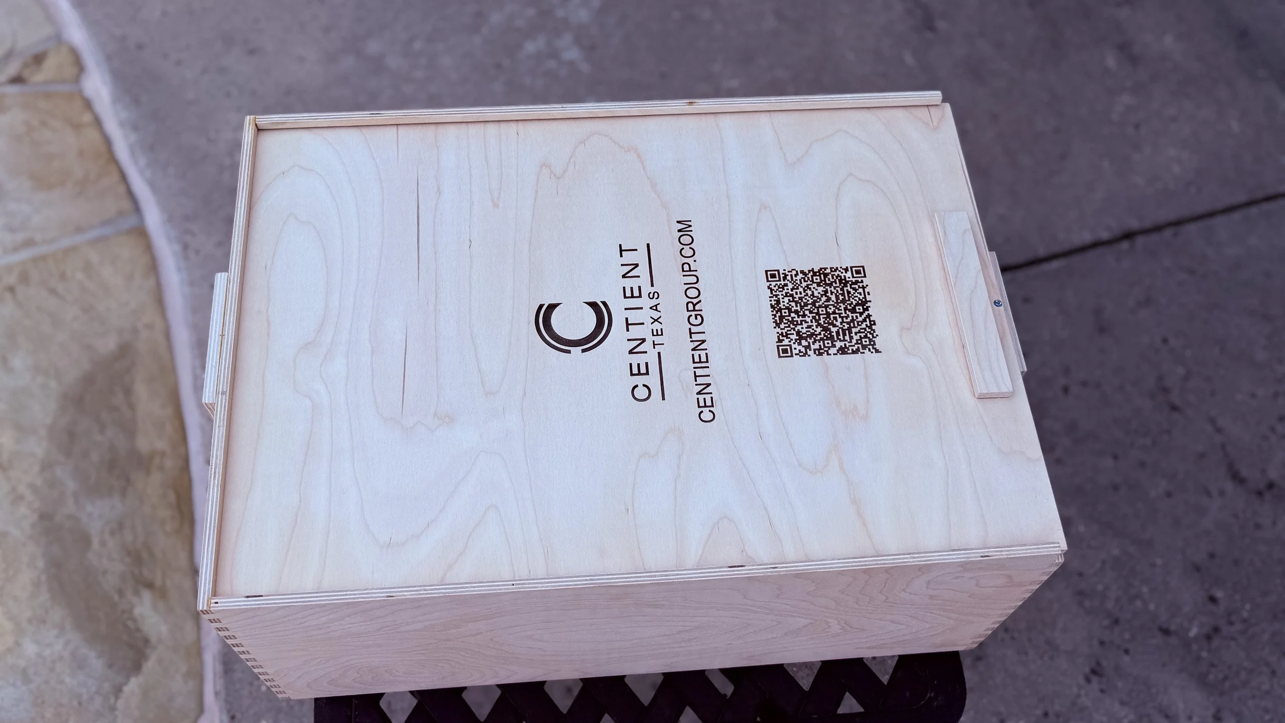 centient-luxury-humidor-shipping-crate-top.jpg