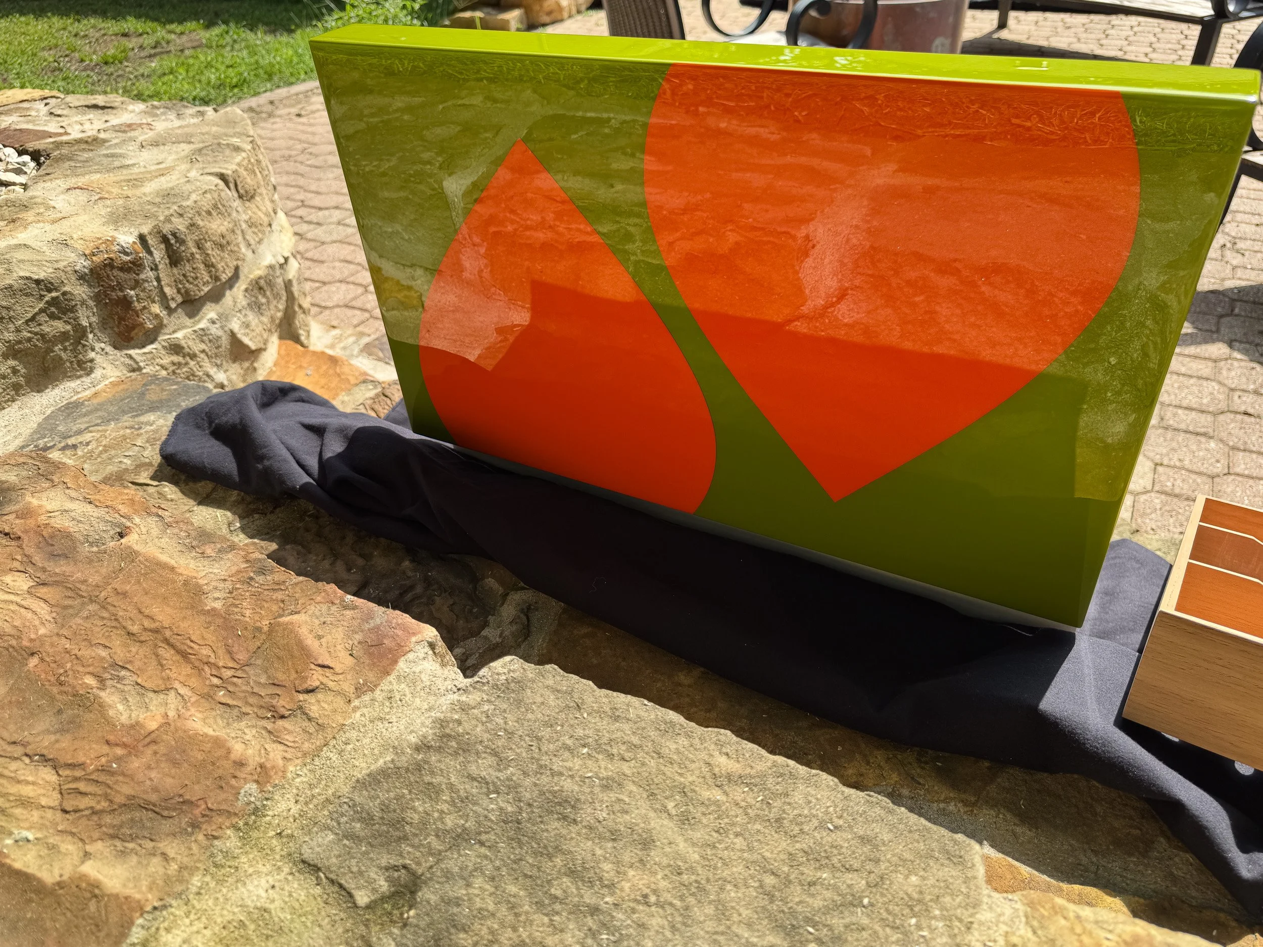 centient-luxury-avocado-green-orange-humidor-lid-design-outdoor.jpg