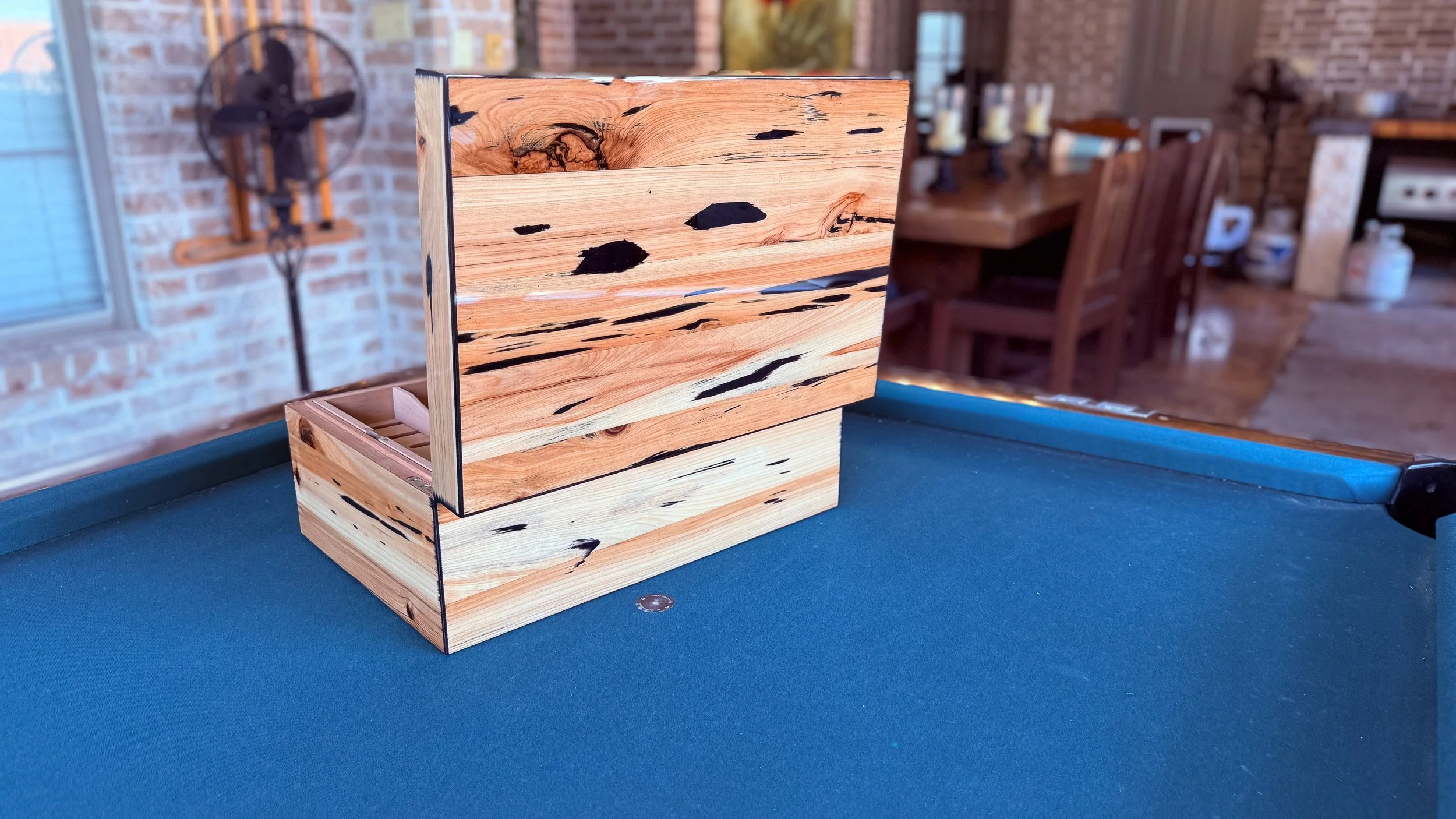 centient-luxury-pecky-cypress-humidor-open-back-view.jpg