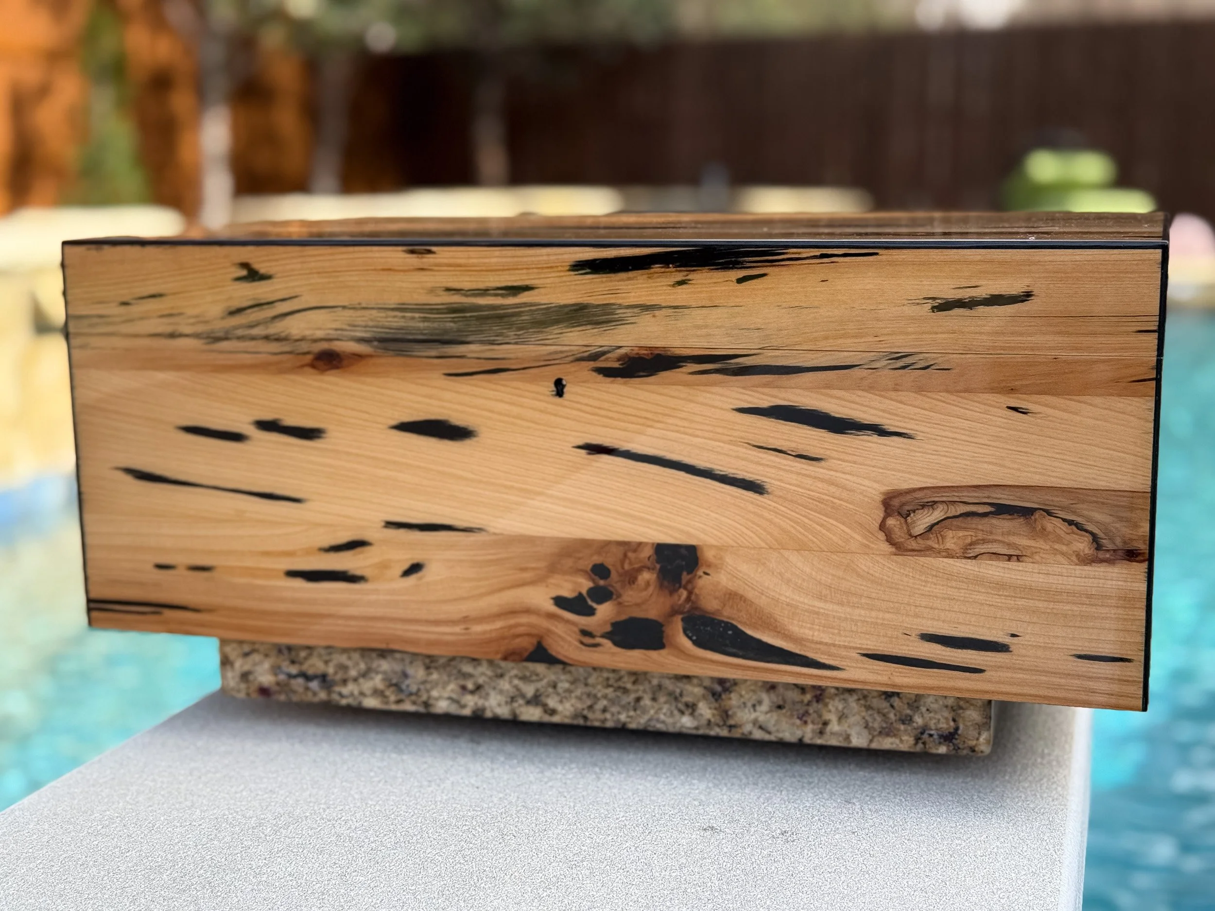 centient-luxury-pecky-cypress-humidor-front.jpg