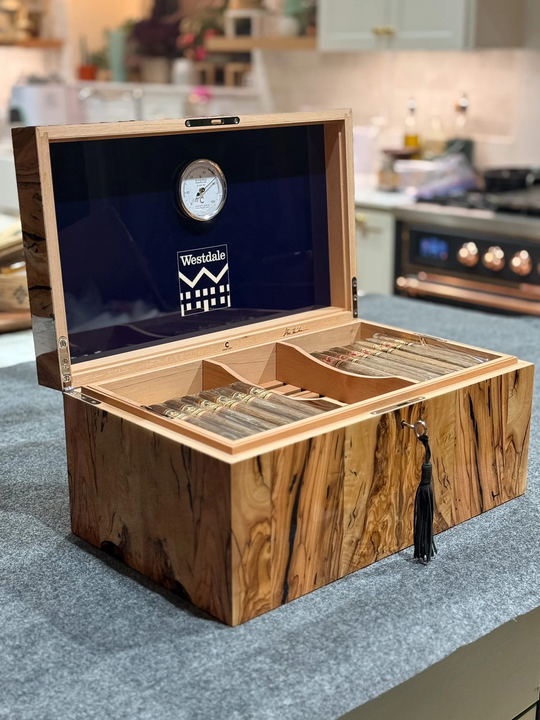 centient-luxury-bethlehem-humidor-lifestyle-open.jpg