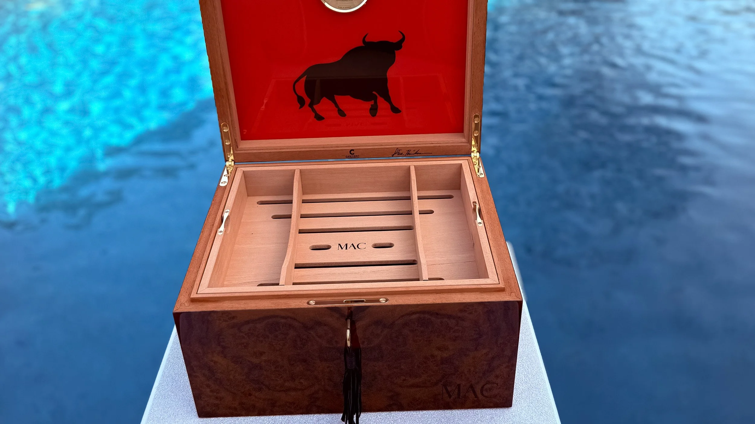 centient-luxury-walnut-burl-humidor-open-lid-bull-silhouette-font-view.jpg