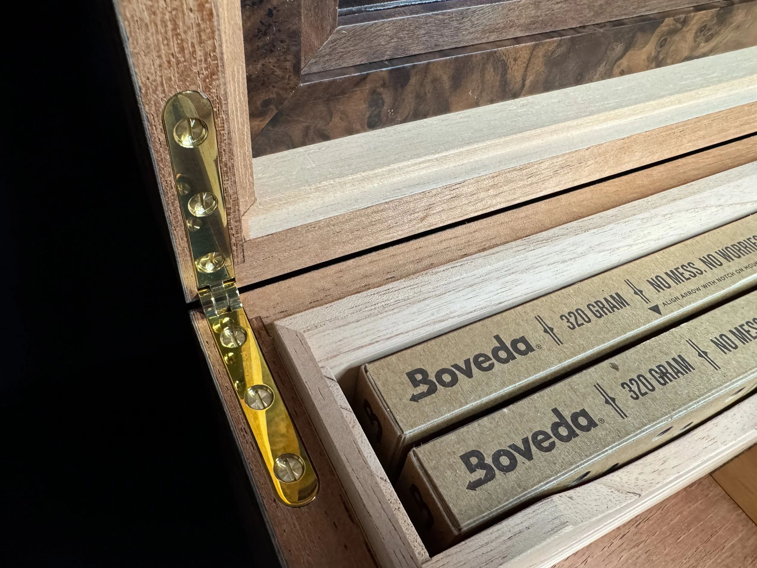 centient-luxury-walnut-burl-museum-glass-humidor-brass-hinge-left.jpg