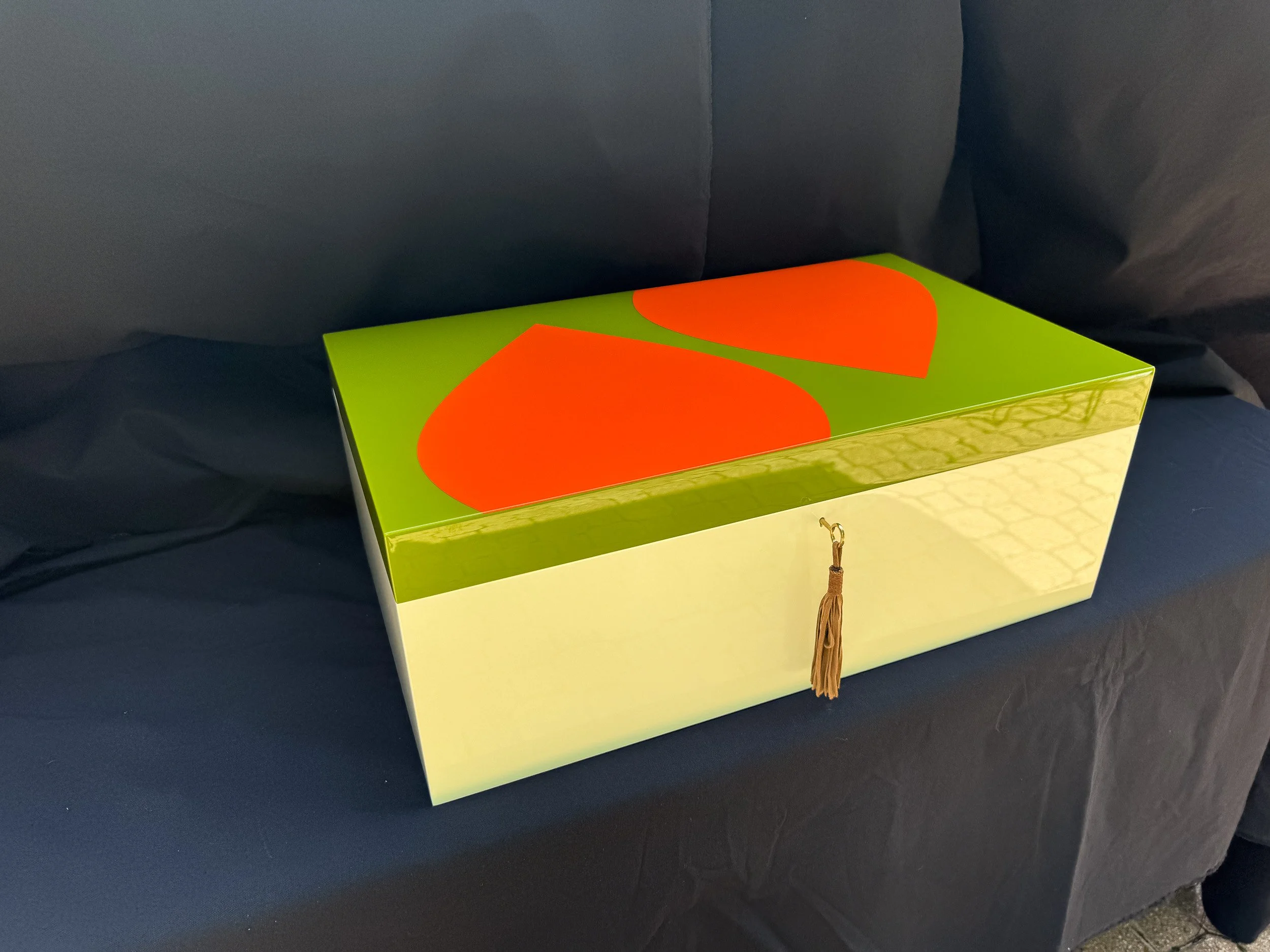 centient-luxury-avocado-green-orange-art-deco-humidor-front-view.jpg