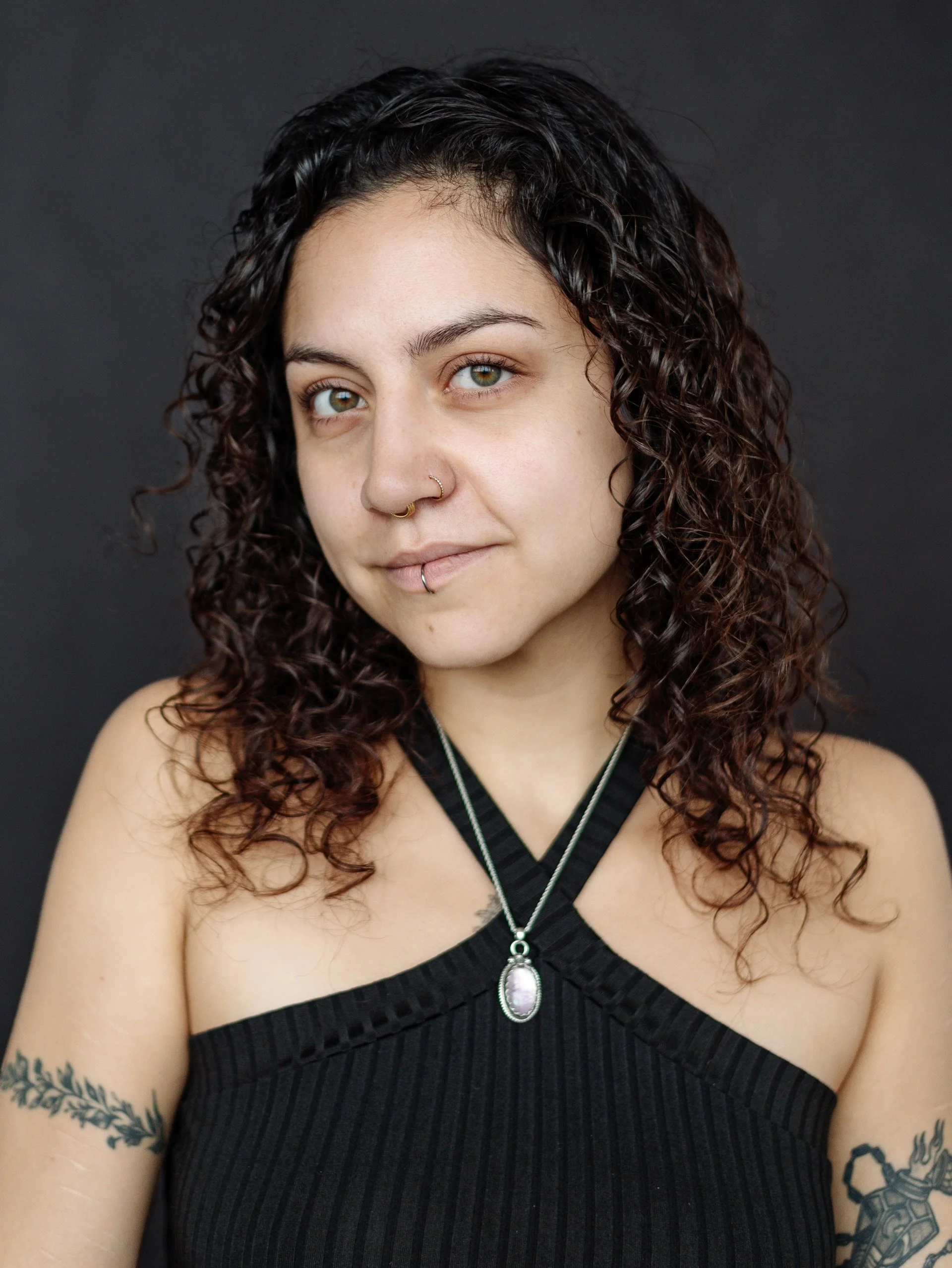 Beautiful @ellaladelosbosques_ in the studio.🤍

#montrealphotographer #mtlphotographer #montrealheadshots #portraitphotographer #montreal