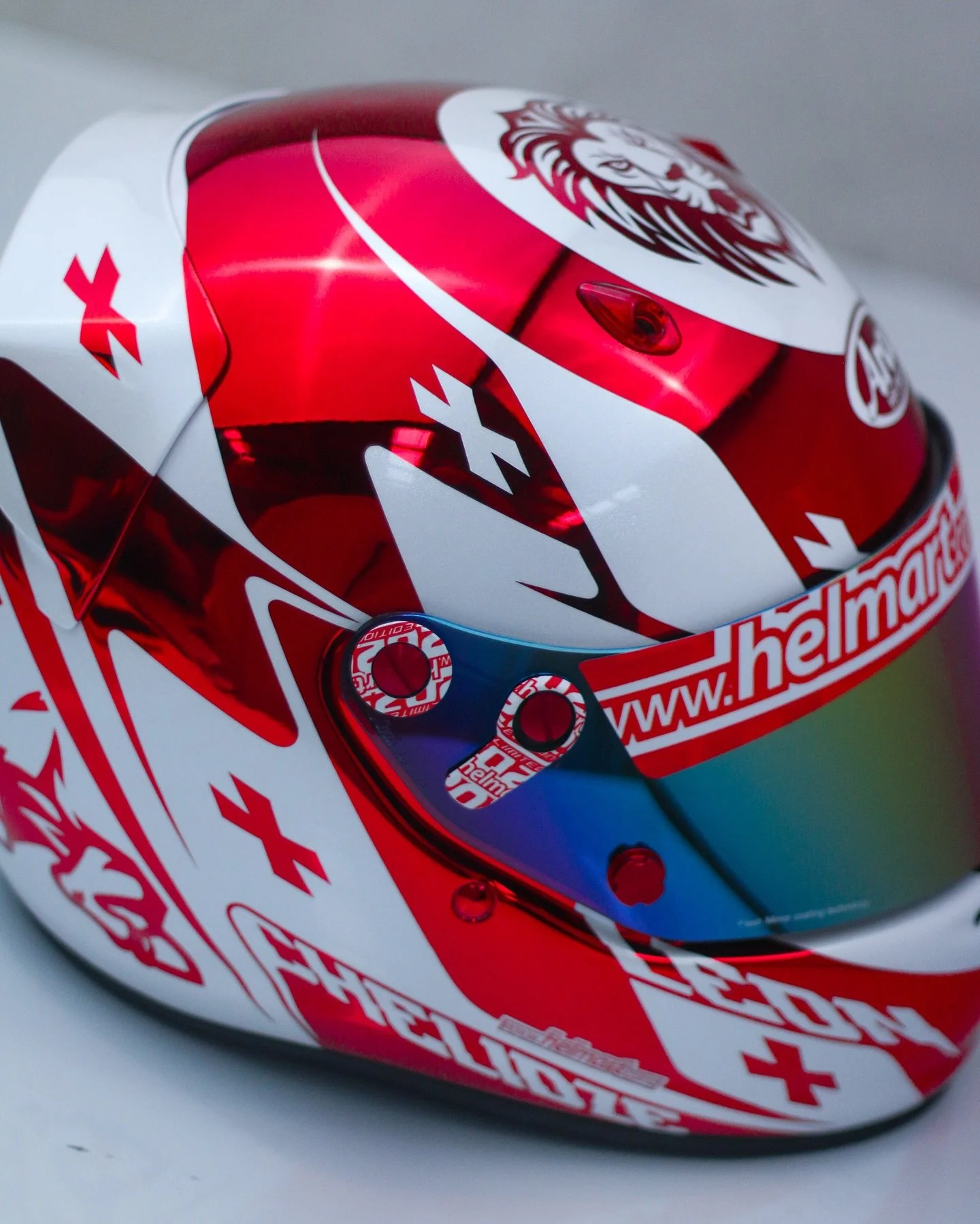 Hard to show in photos but I put some mega pearl over the white, looks so good in the sun 👌👌

#helmartdesign &bull; #allaboutdetail &bull; #custompaint &bull; #motorsport &bull; #karting