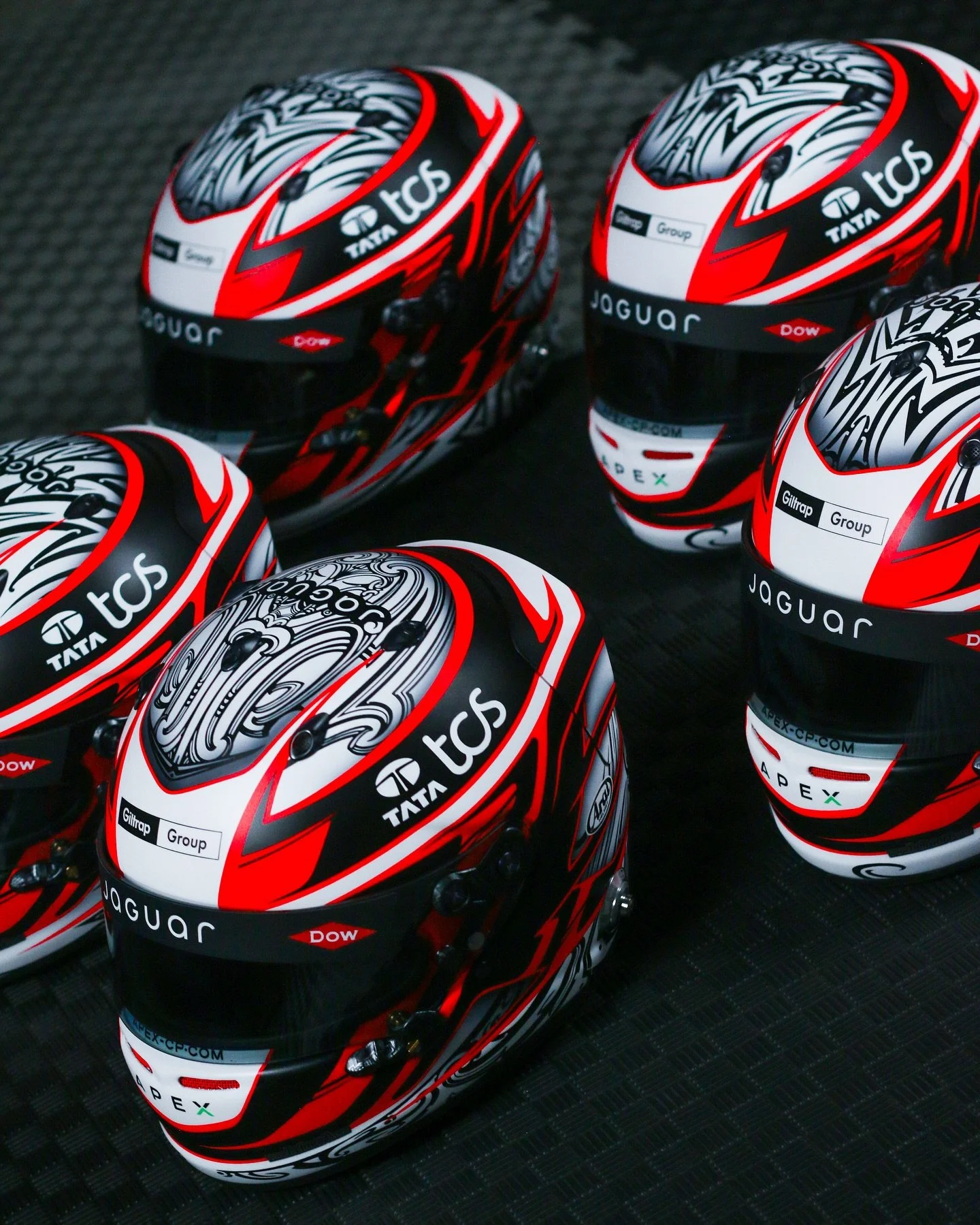 Full matte finish is underrated 

#helmartdesign &bull; #allaboutdetail &bull; #custompaint &bull; #araihelmets