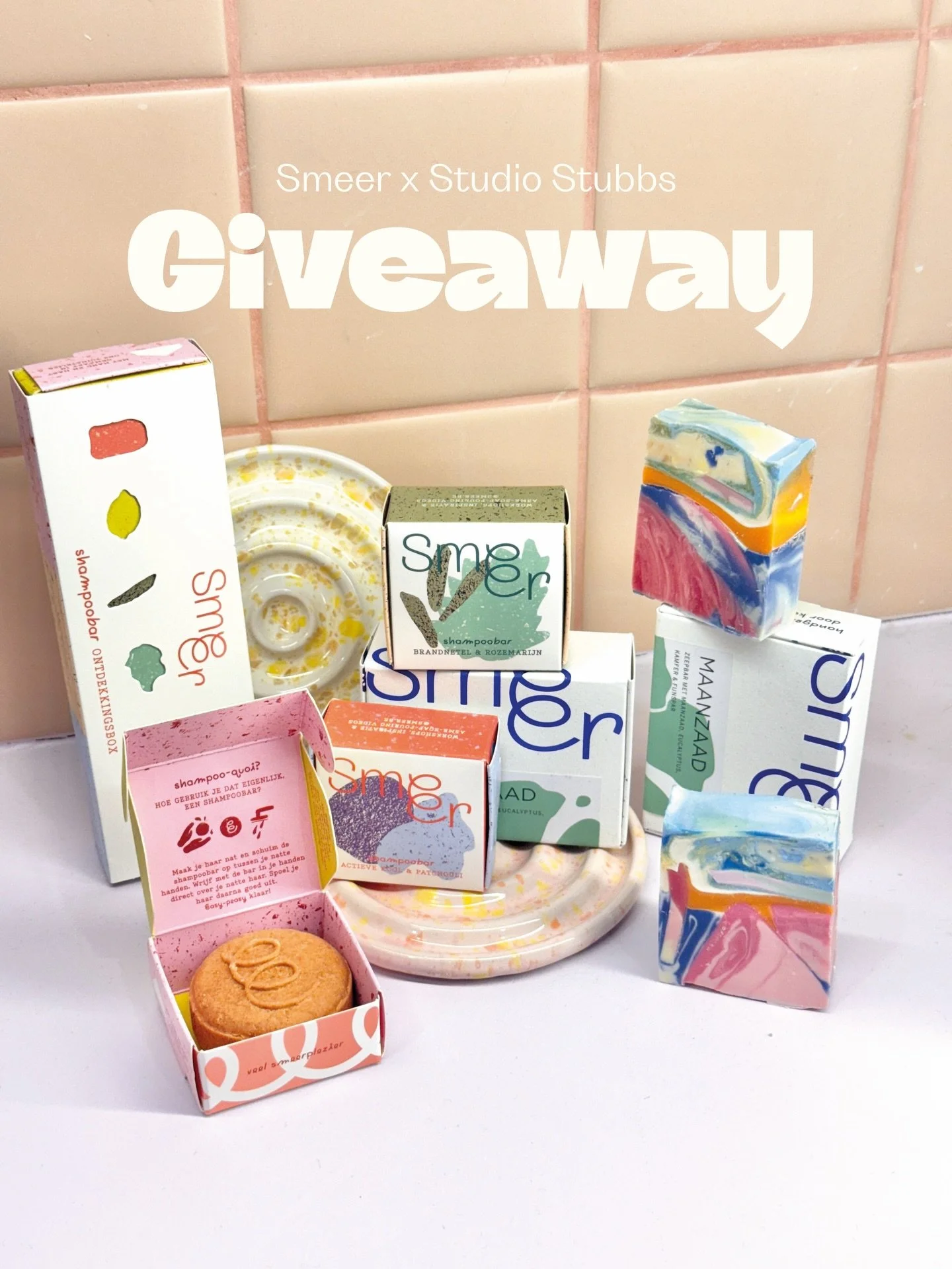 ✨ GIVEAWAY TIME ✨
@studio.stubbs x @smeer 
Omdat kerst draait om geven, maar ook een beetje om zelfcare, geven wij het ultieme selfcarepakket voor in je badkamer weg. 

Een handgemaakt zeepschaaltje + een shampoobar ontdekkingsbox + een restjeszeep +