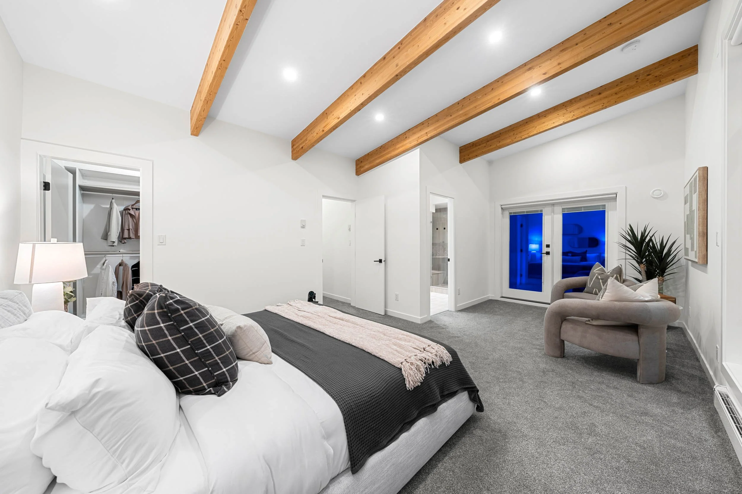 masterbedroom twiloight.jpg