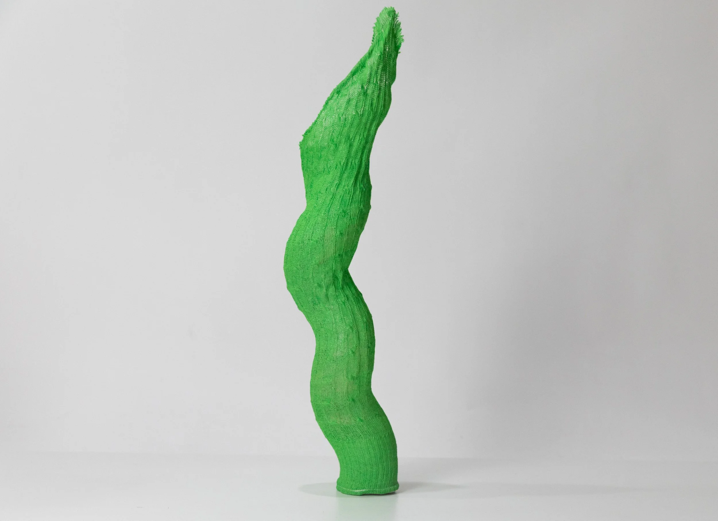 CaraHuato_GreenSwirl_2025_KnitBioplastic_7cm_£450.jpg