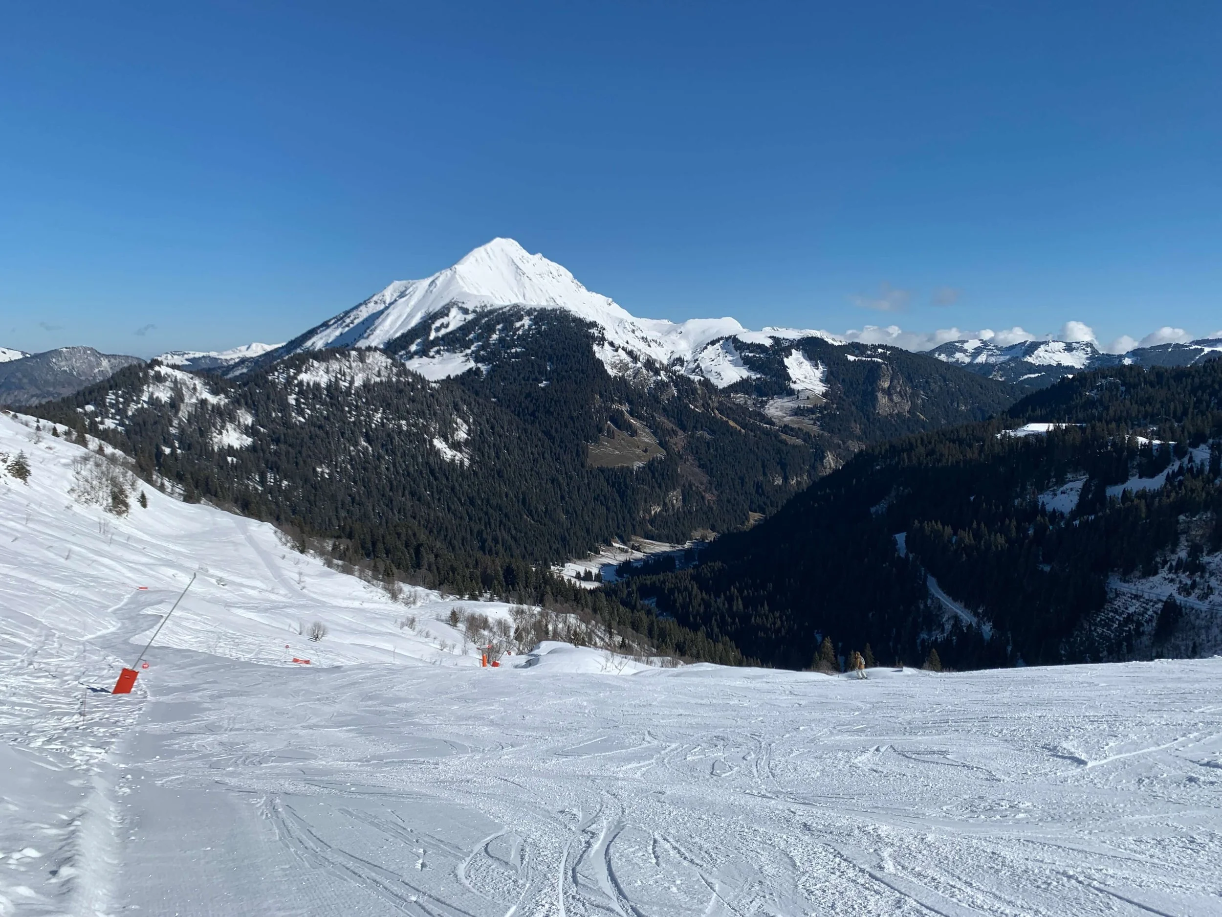 snowboarding-portes-du-soleil-france-swiss-border.JPG