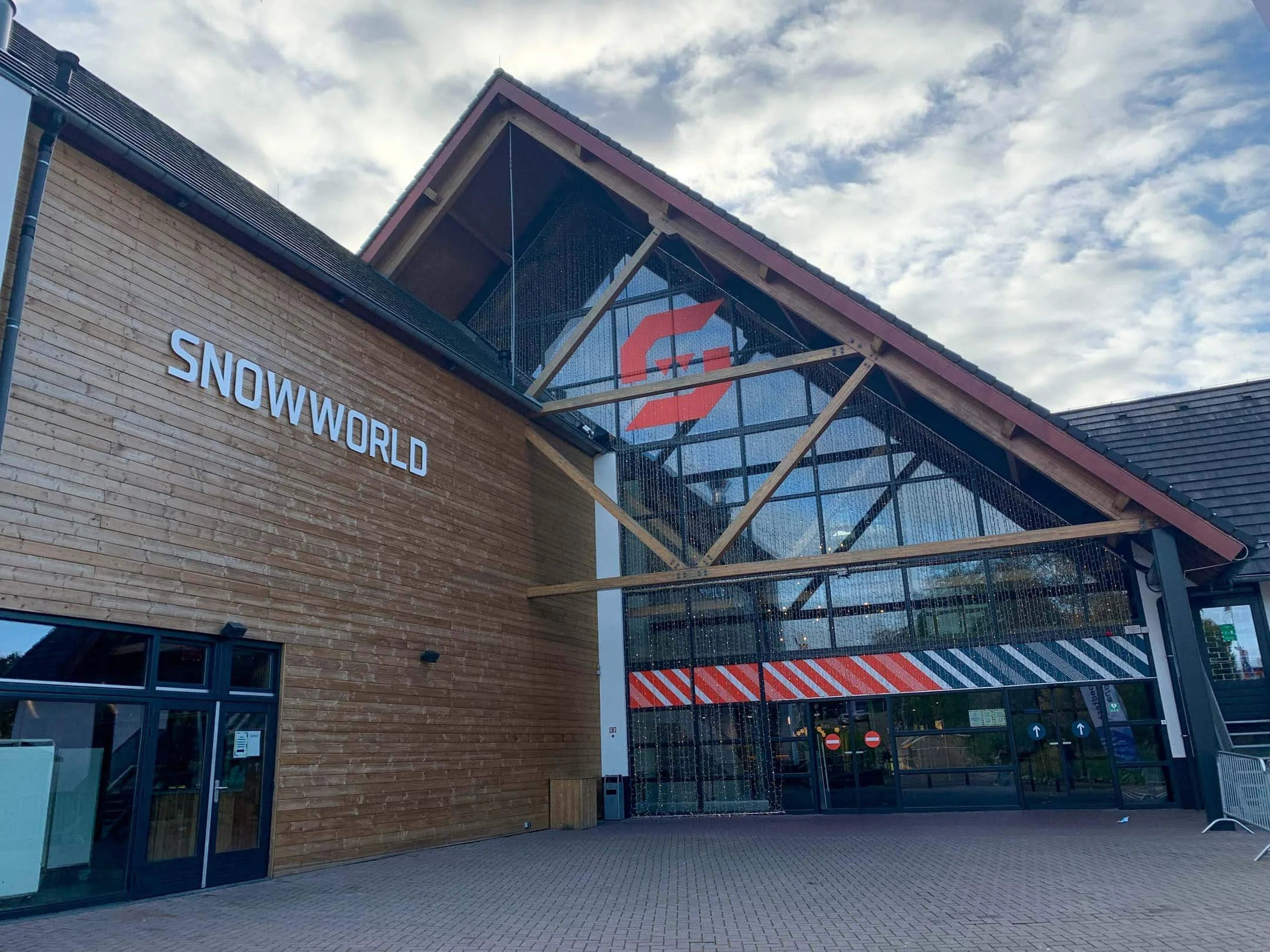Landgraaf Snowworld Simon Jack Burgess