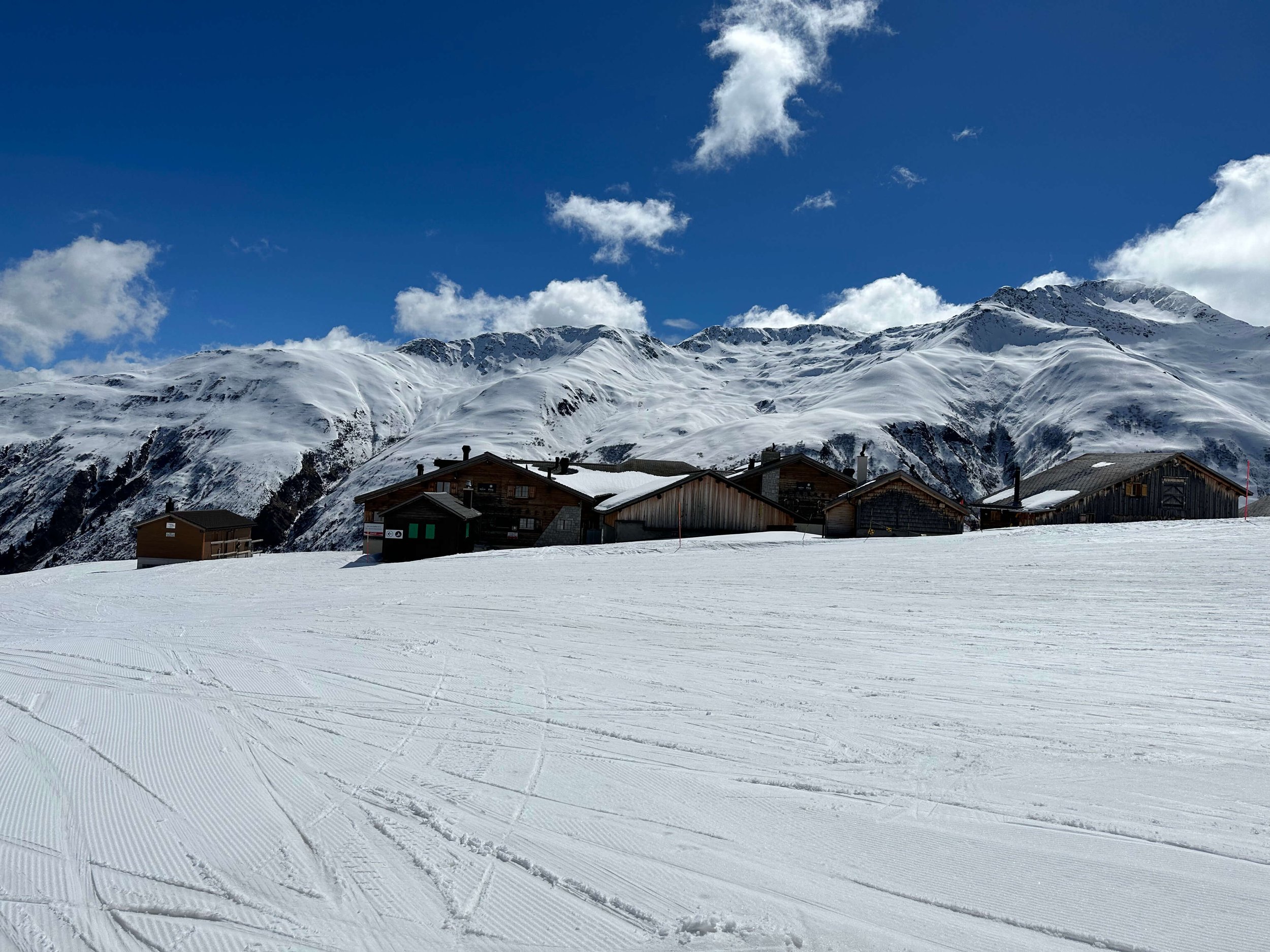 spring-skiing-andermatt-sedrun.jpeg