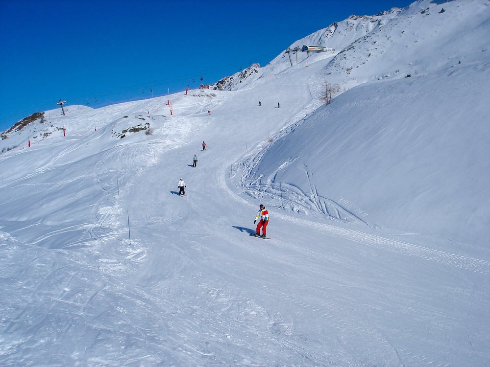 les-arc-piste-snowboarding.JPG