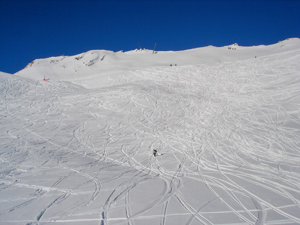 les-arc-tracked-out-powder.JPG