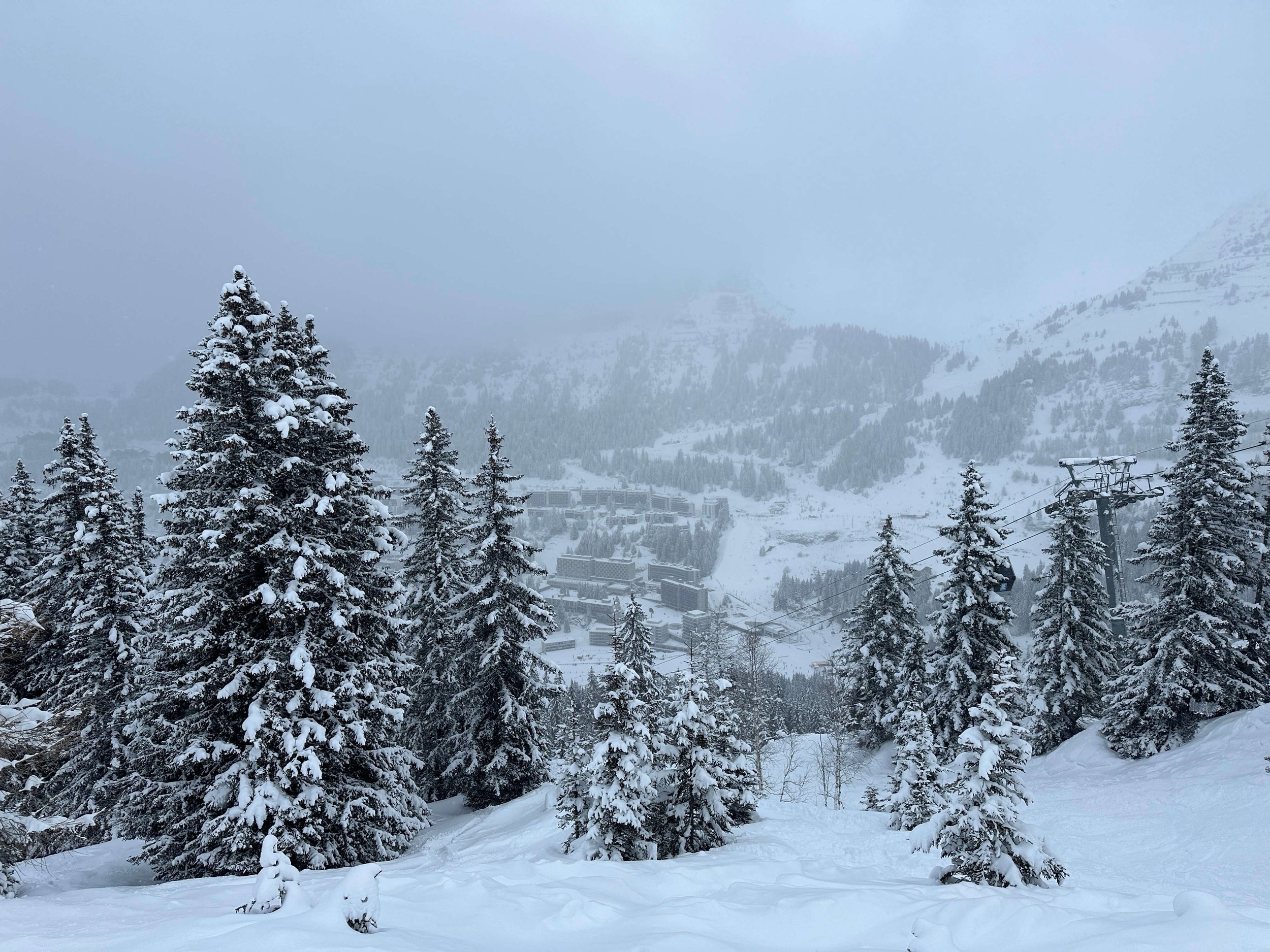 flaine-ski-area.JPG