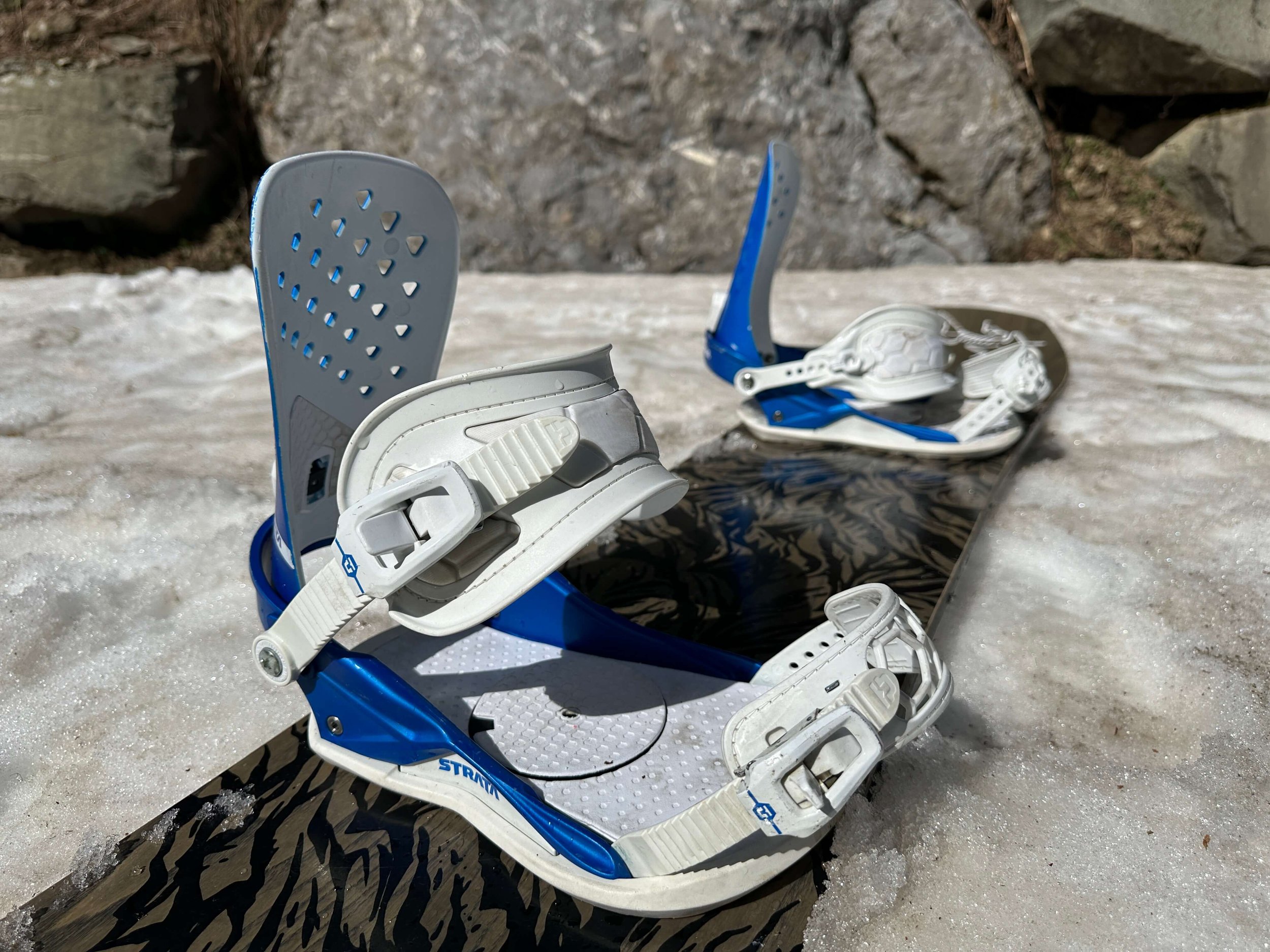 Union Strata Snowboard Bindings Review — Simon Jack Burgess Union Strata Snowboard Bindings Review — Simon Jack Burgess