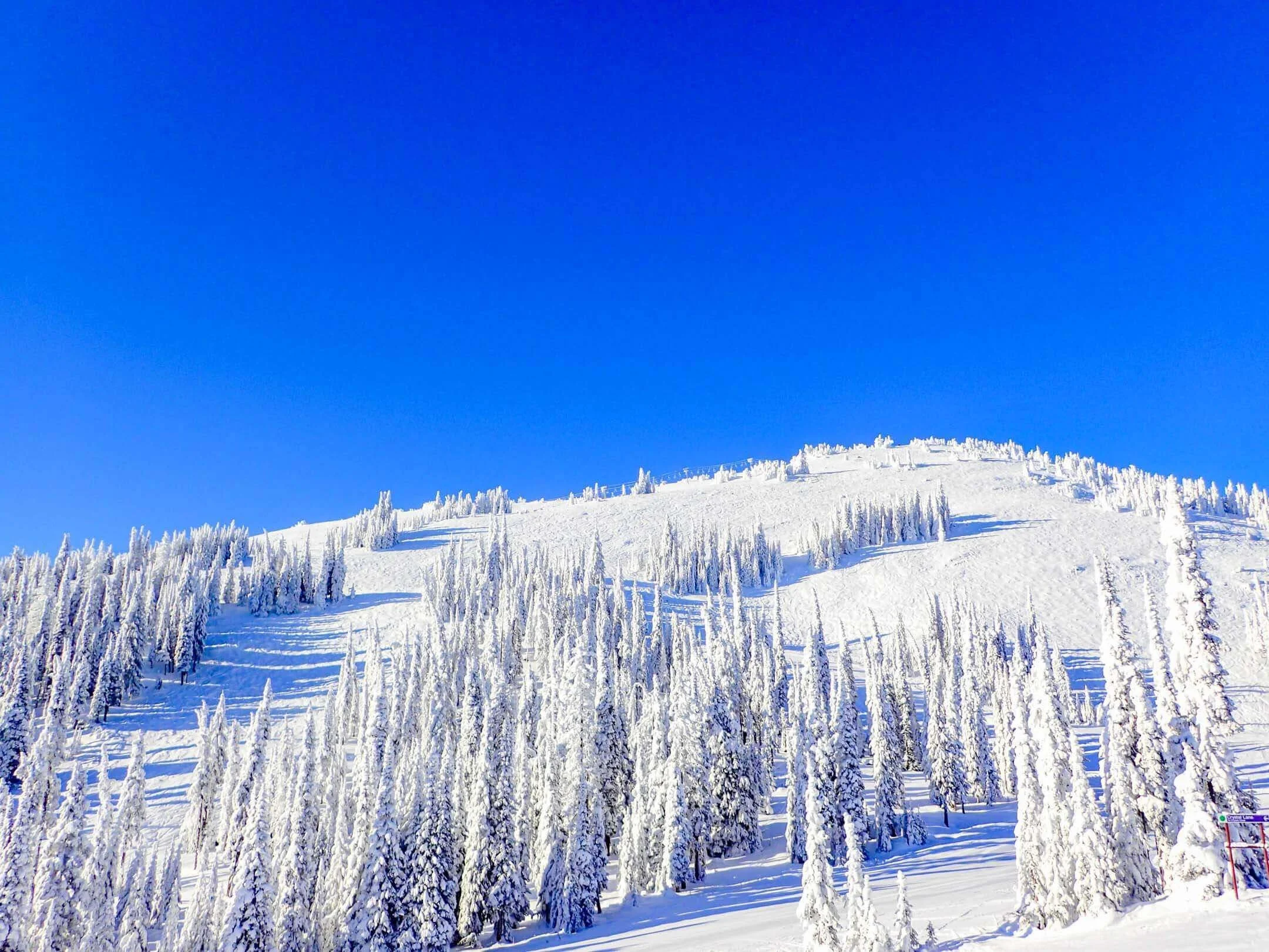 sun-peaks-ski-resort-british-columbia-skiing-03.jpg