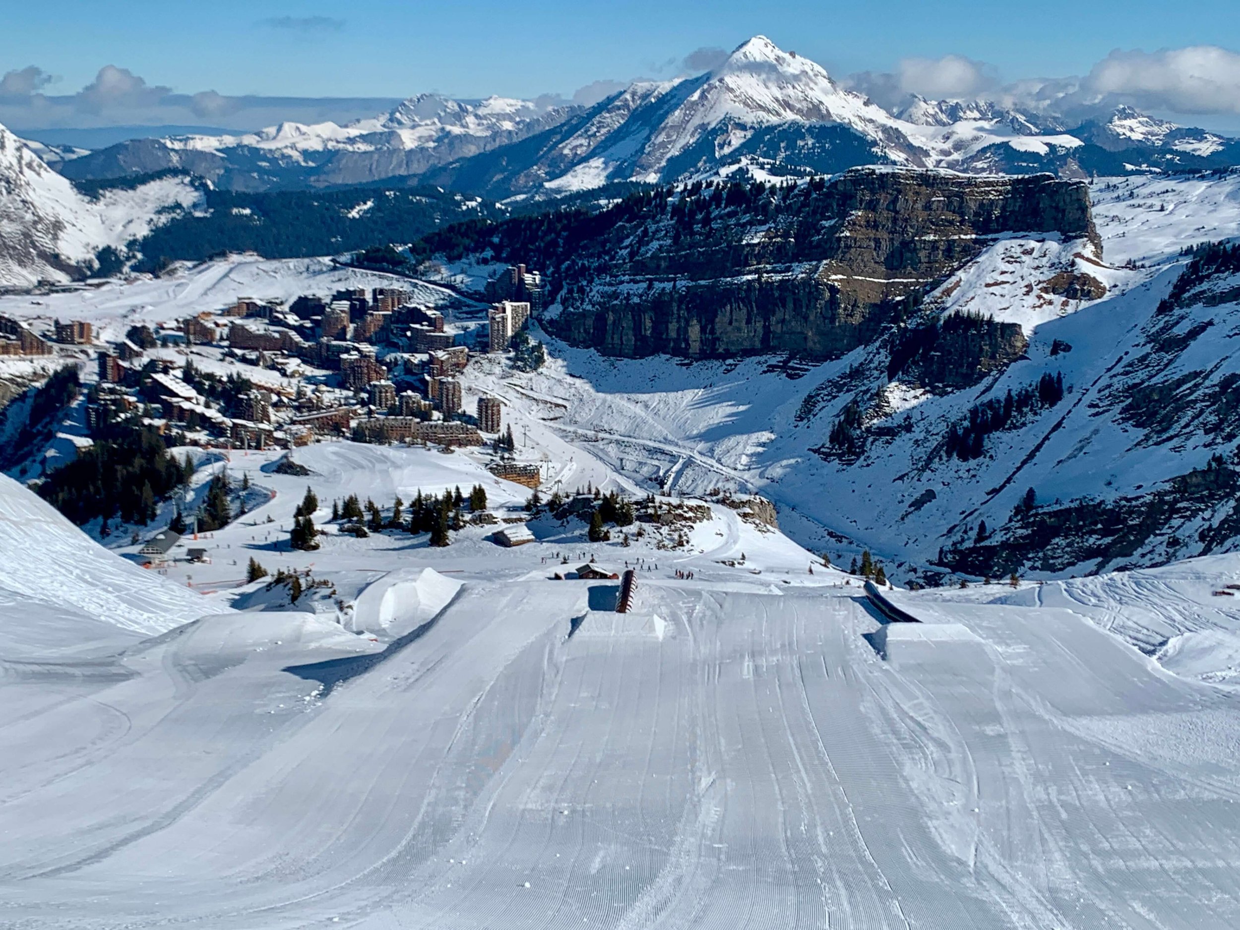 terrain-park-avoriaz-jumps.JPG