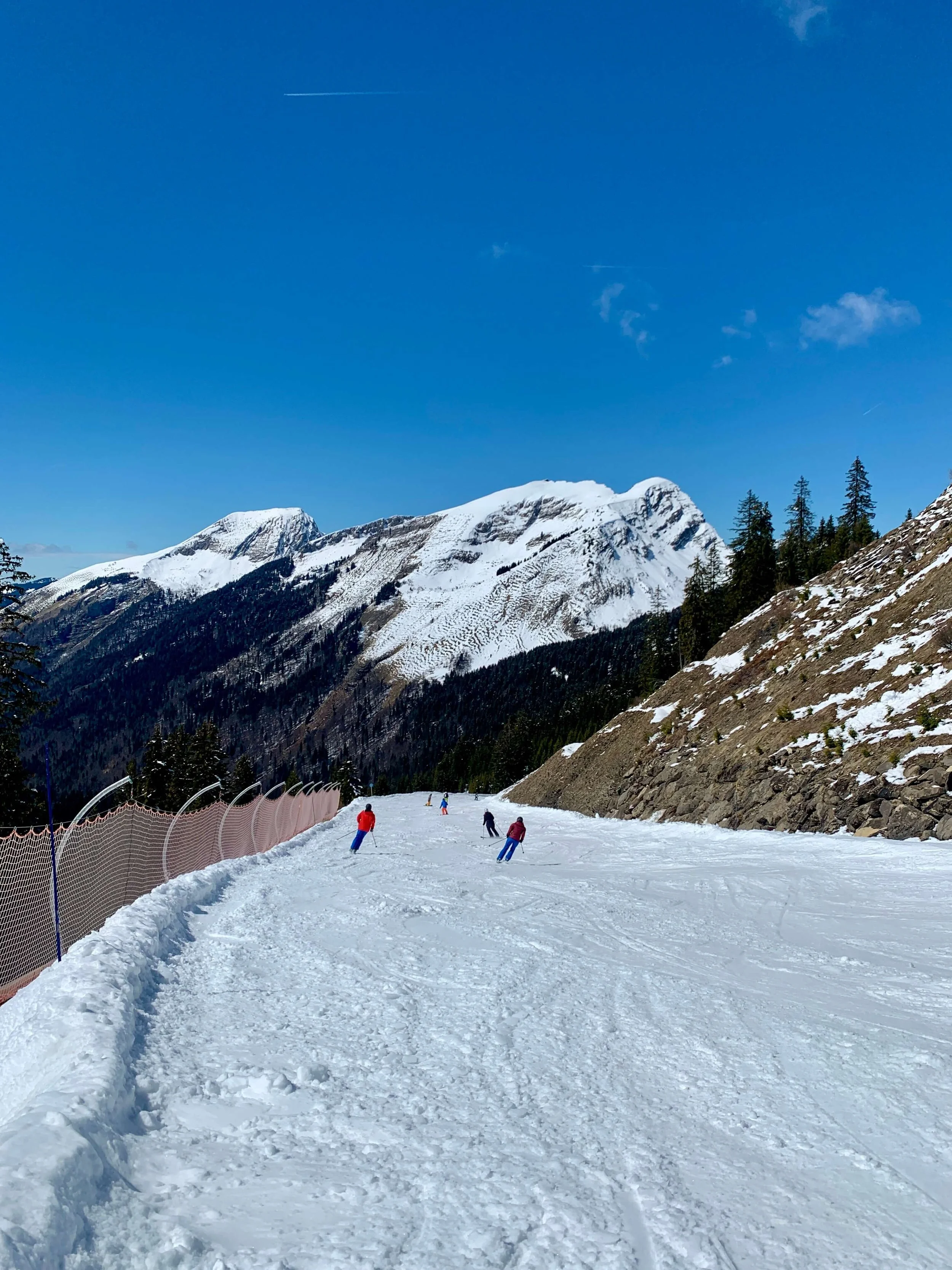 skiers-in-avoriaz-portes-du-soleil.JPG