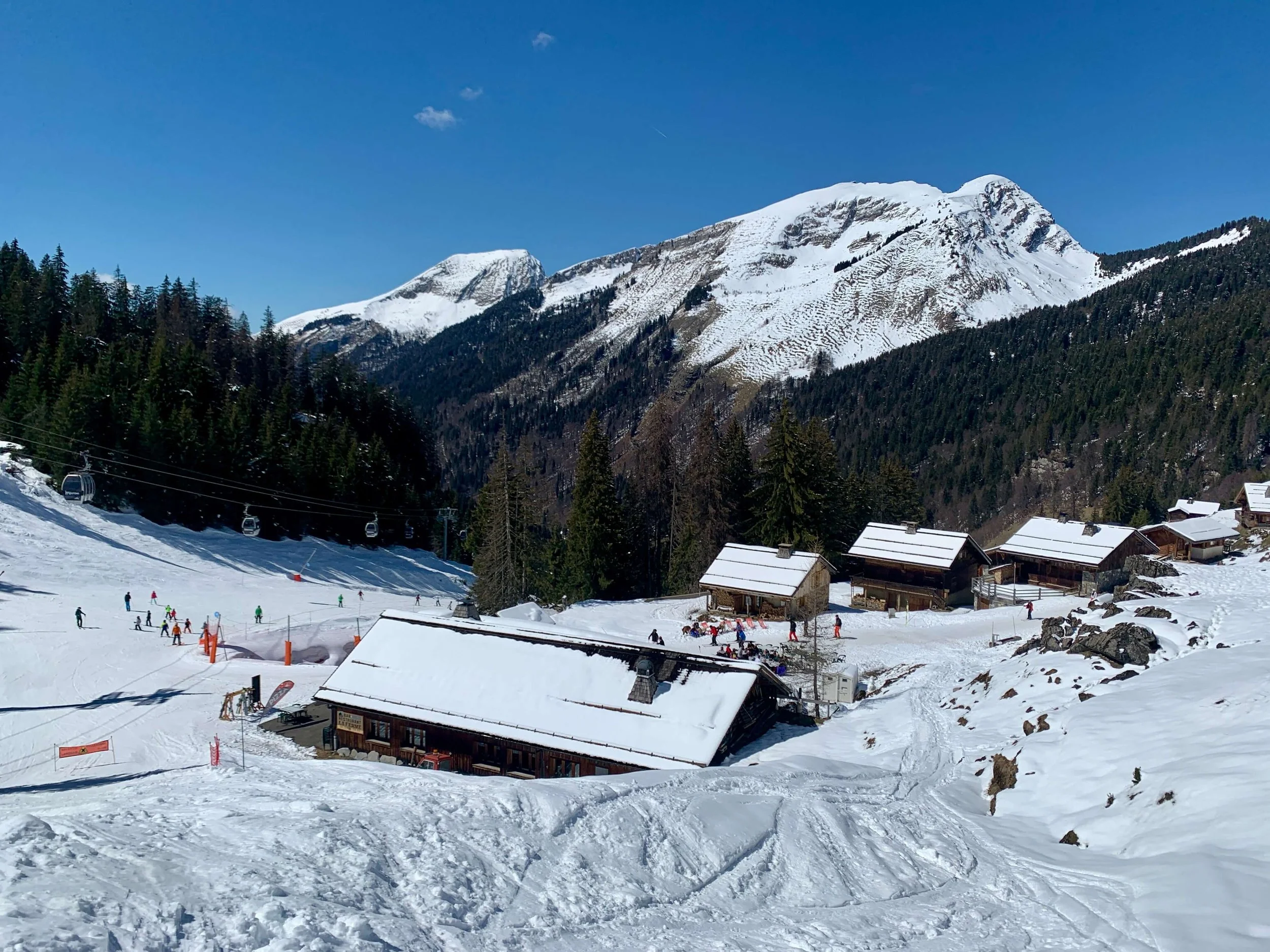 skiing-in-avoriaz-pds.JPG