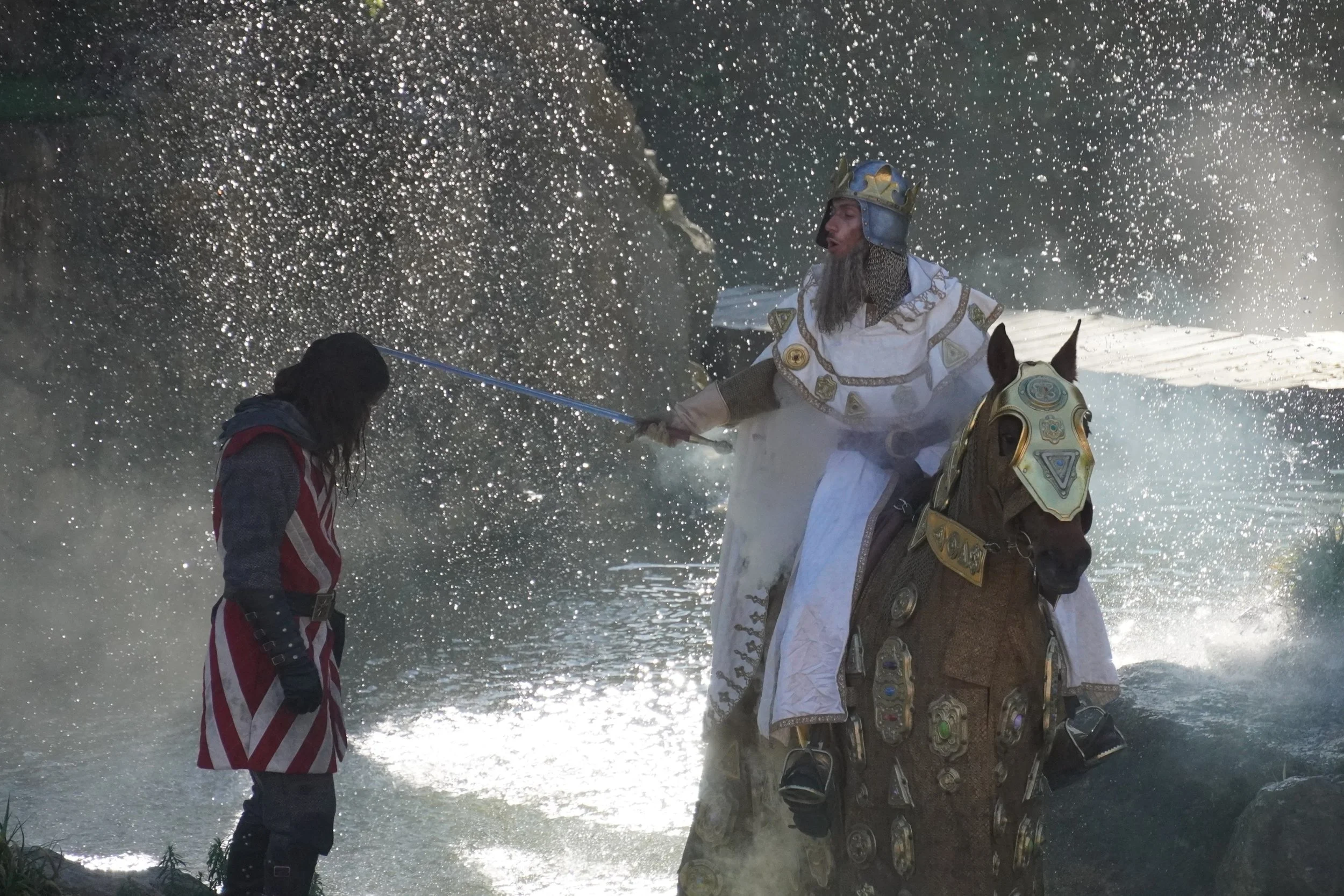 lepee-du-roi-arthur-puy-du-fou-theme-park-show-france-c.JPG