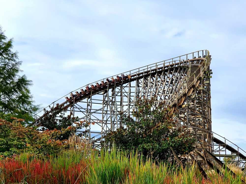 Troy] What is your favorite wooden coaster manufacturer? : r
