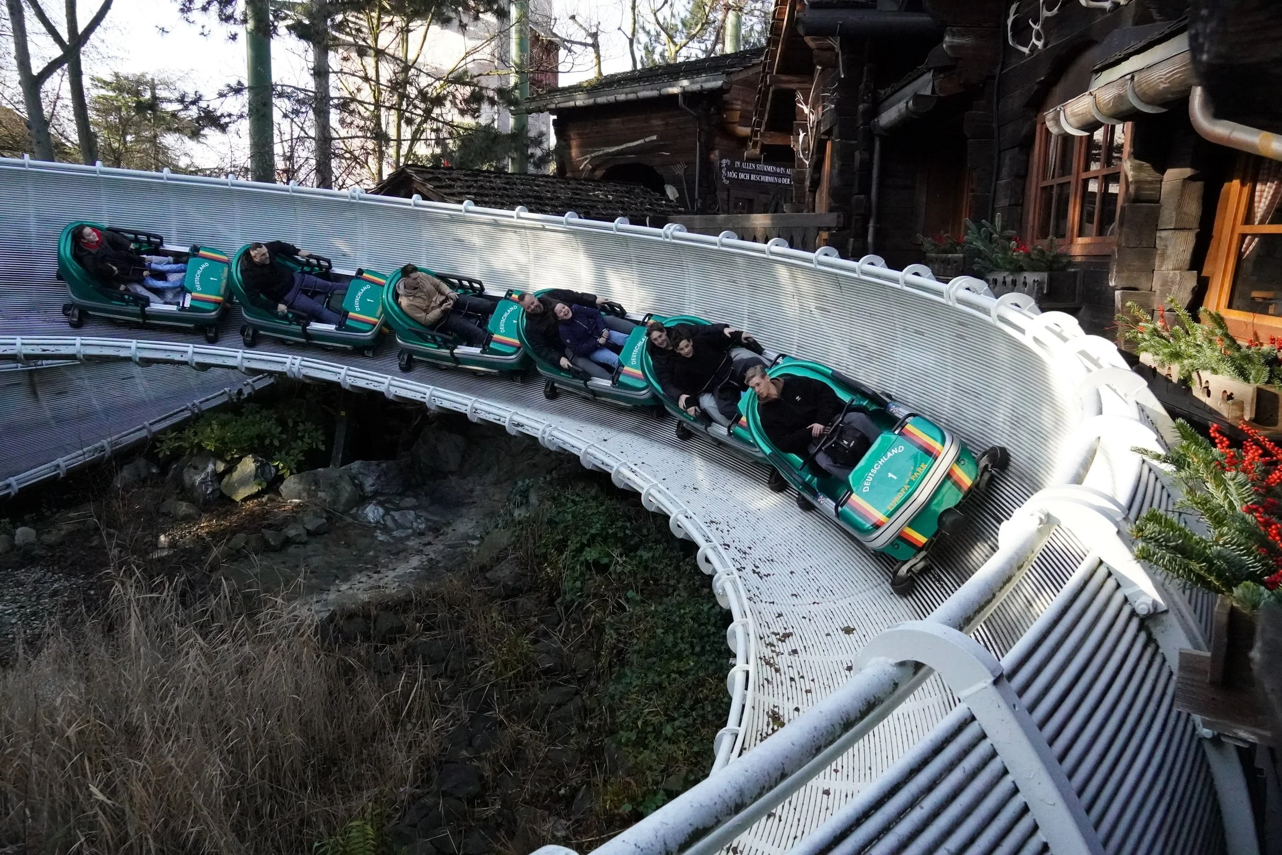 winter-europa-park-schwieser-bobahn-bobsleigh-mack-rodes-roller-coaster-a.JPG