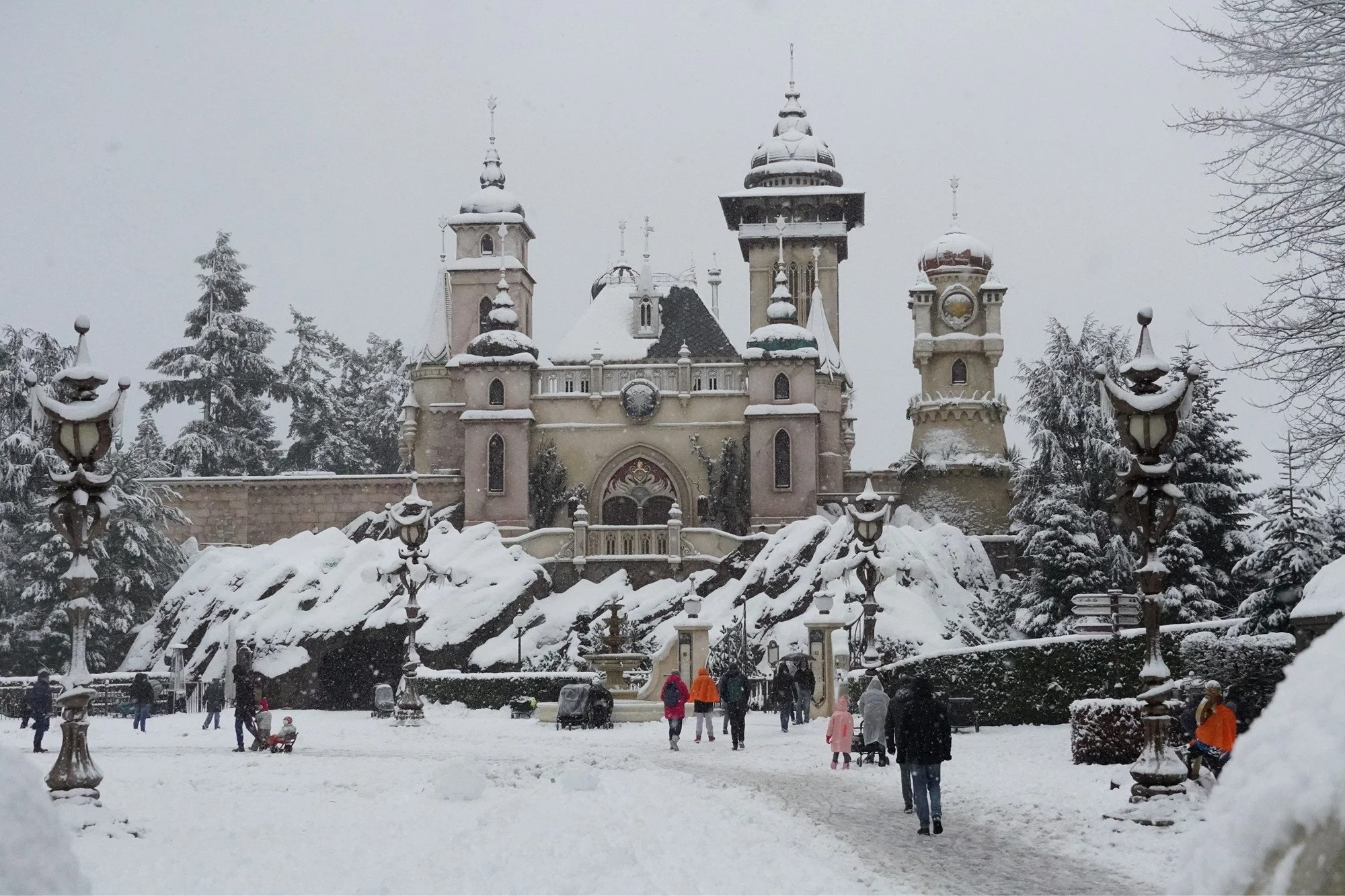 winter-efteling-netherlands-snow-symbolica.JPG
