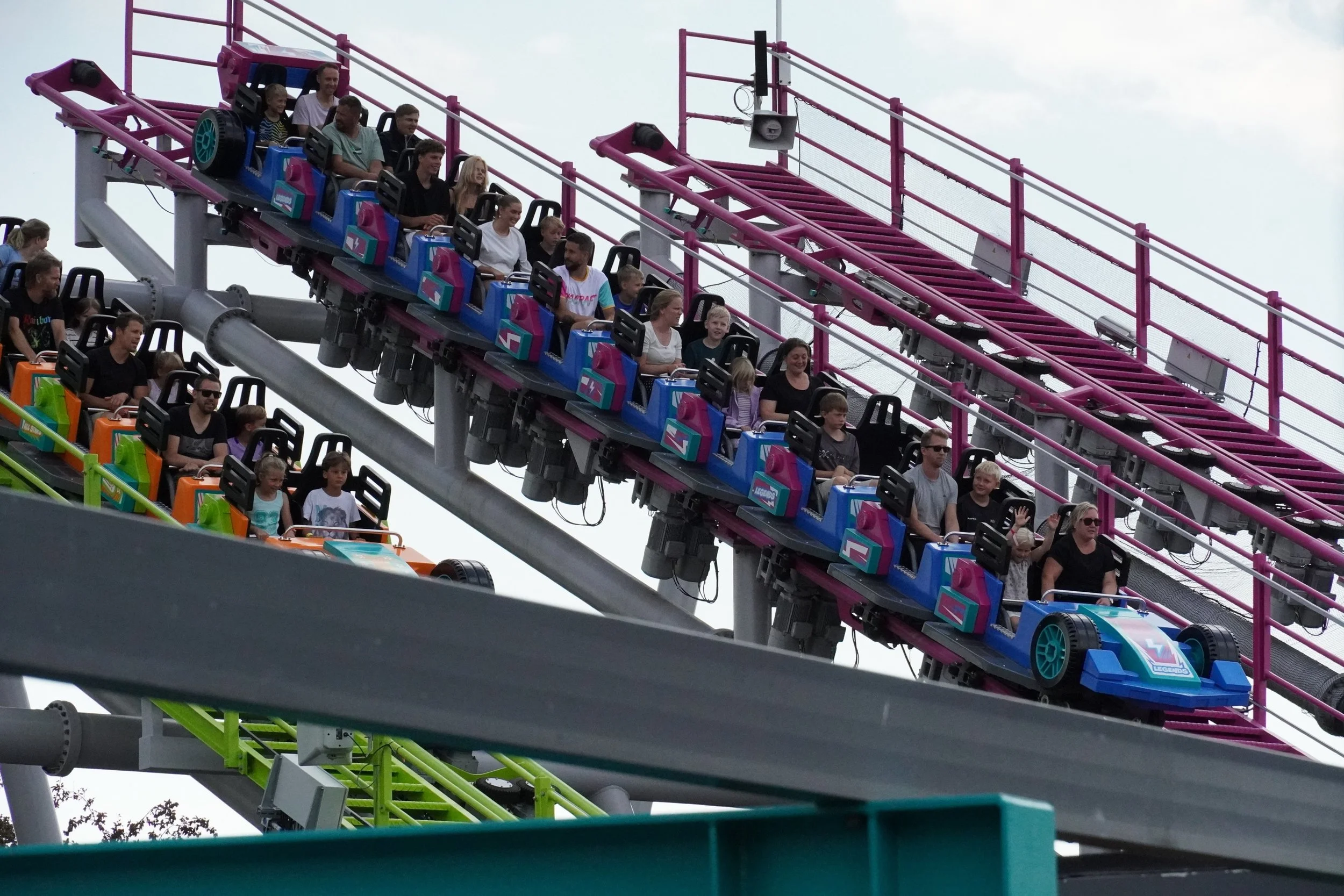 minifigure-speedway-zierer-family-roller-coaster-legoland-billund-denmark-k.JPG