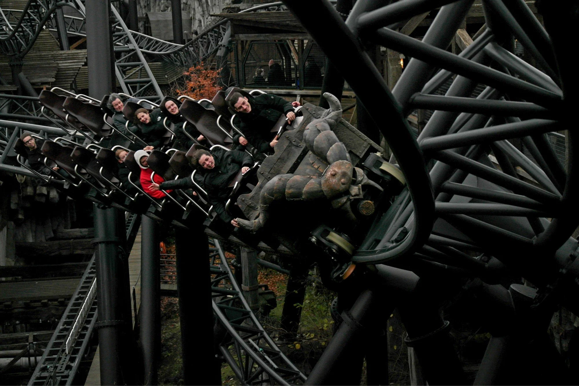Wintertraum-phantasialand-taron-intamin-roller-coaster-b.JPG
