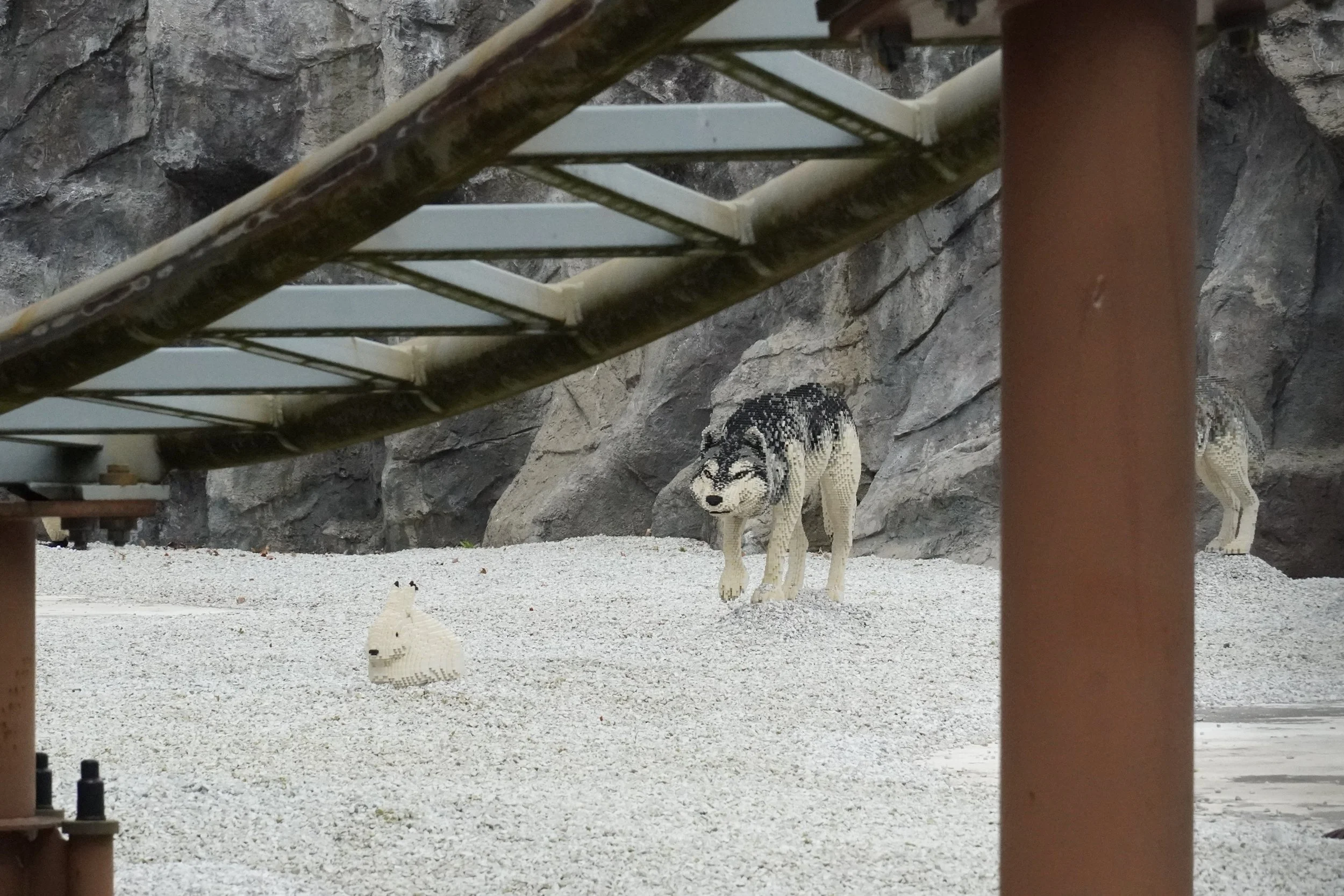 polar-x-plorer-zierer-roller-coaster-legoland-billund-theme-park-denmark-wolves.JPG