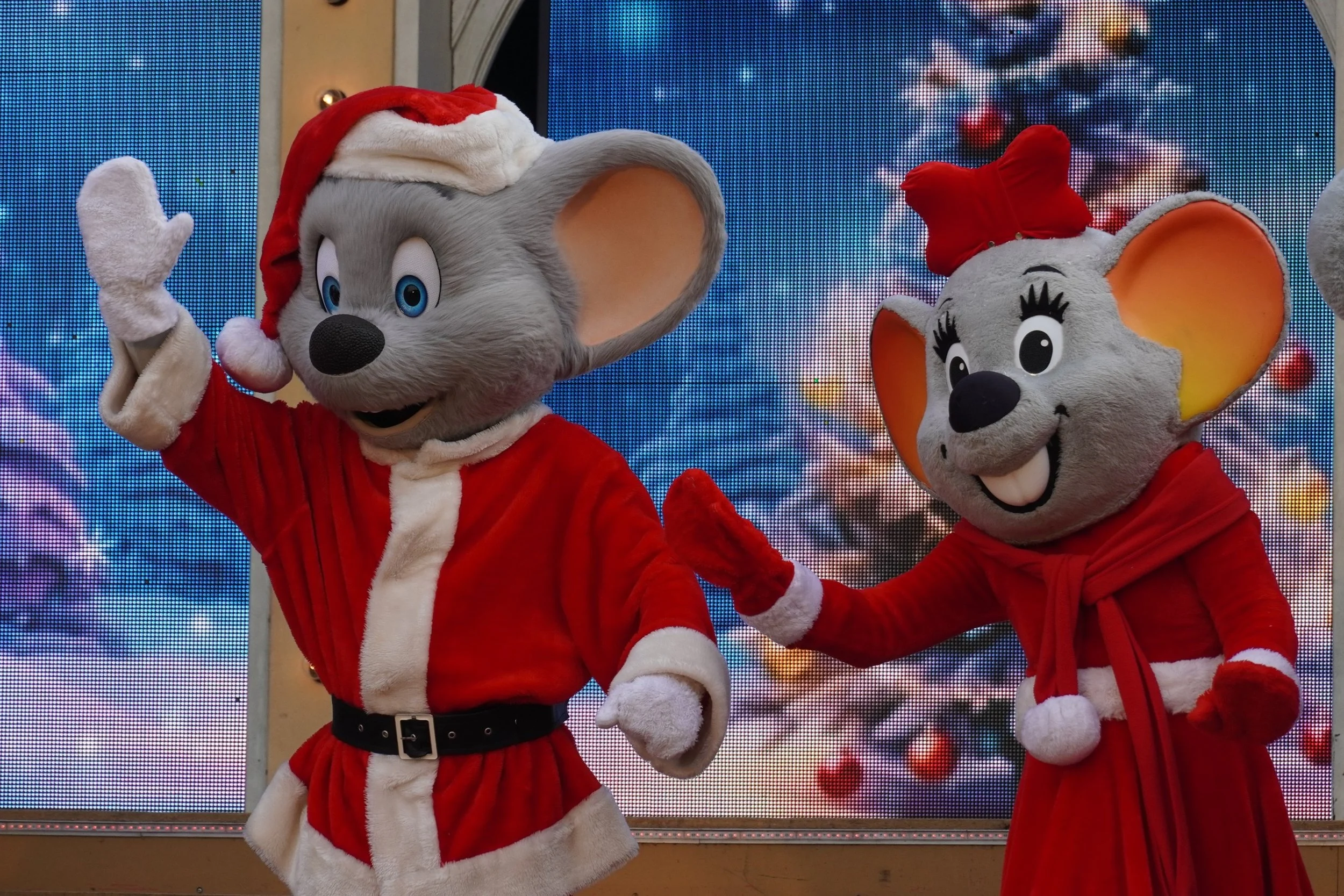 winter-europa-park-ed-edda-mascots-christmas.JPG