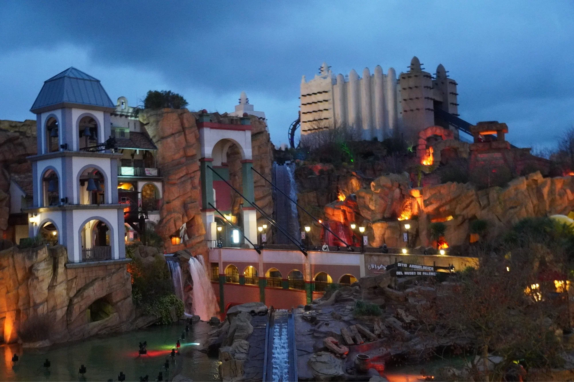 Wintertraum-phantasialand-chiapas-intamin-log-flume.JPG