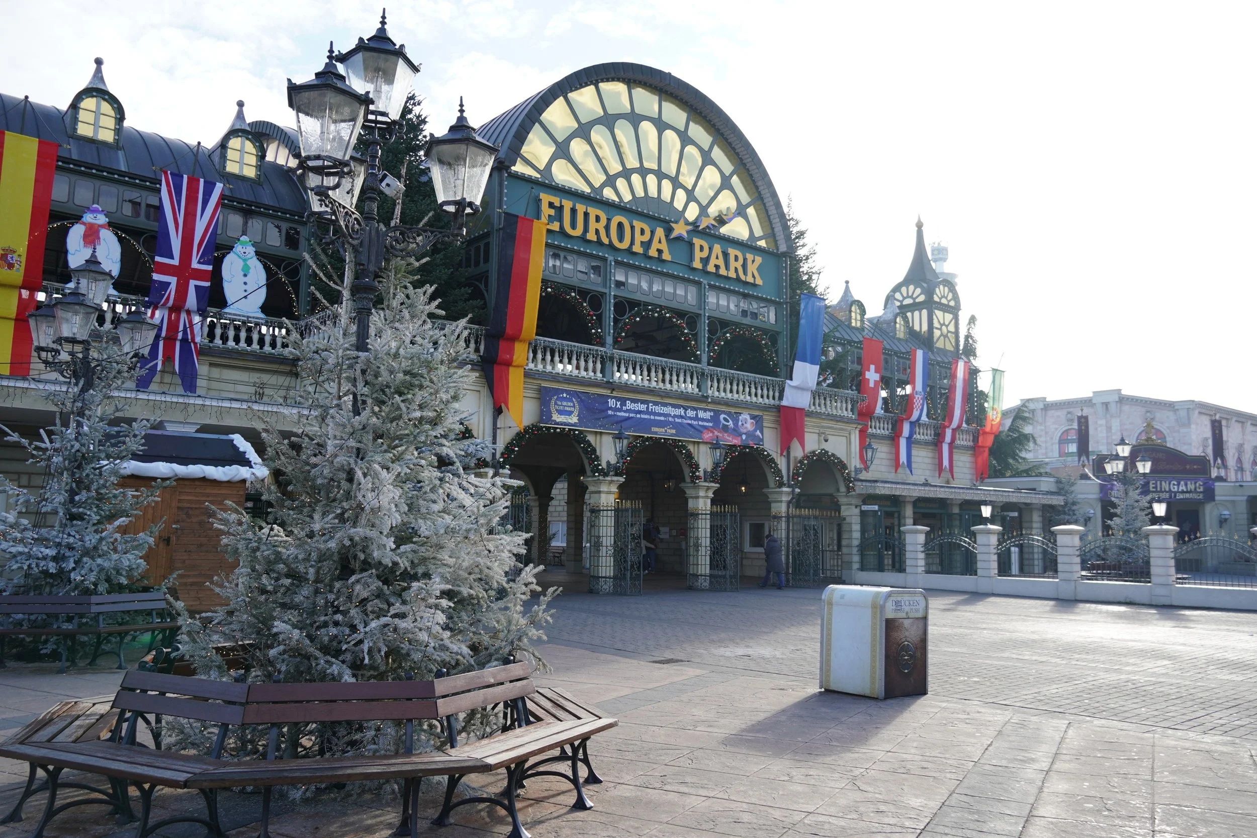 winter-europa-park-germany-entrance-c.JPG