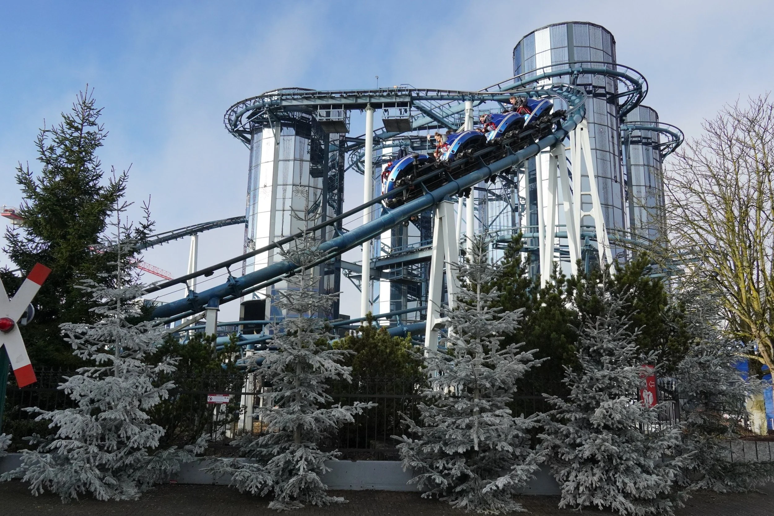 winter-europa-park-euro-mir-mack-roller-coaster-cc.JPG