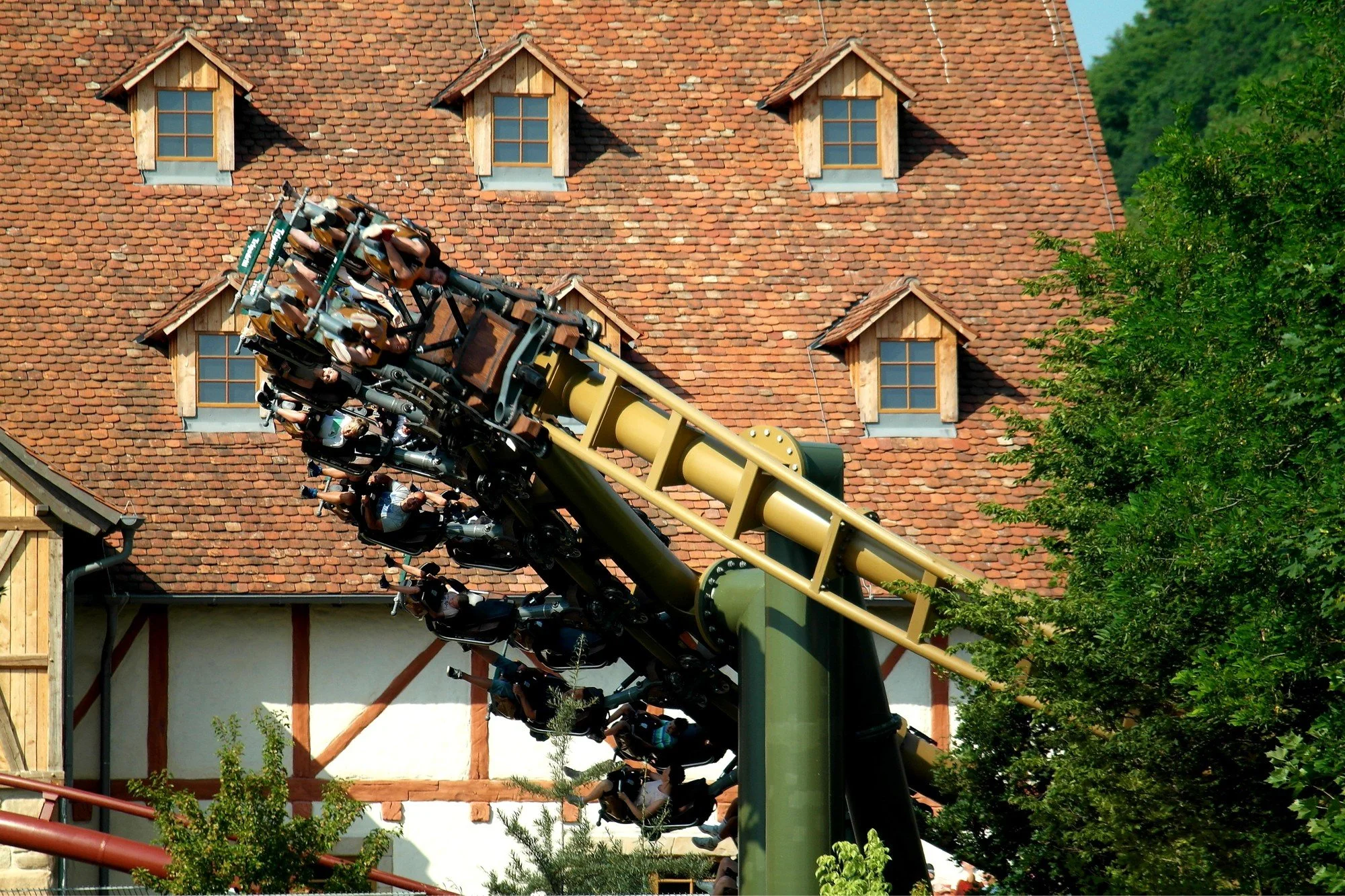 tripsdrill-germany-hals-uber-kopf-vekoma-inverted-roller-coaster-f.JPG